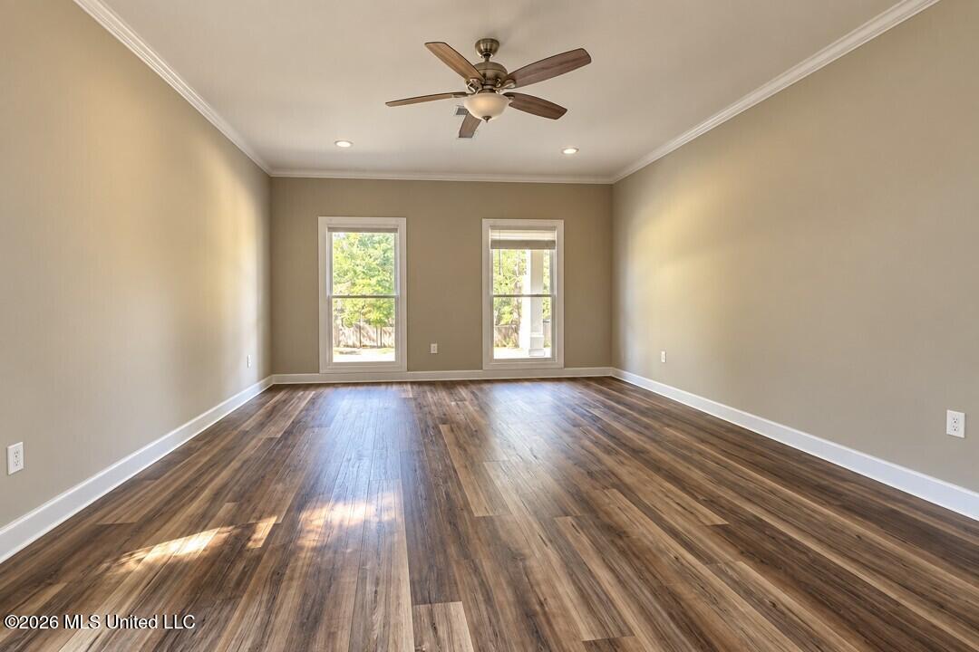 111 Newport Circle Property Photo 7