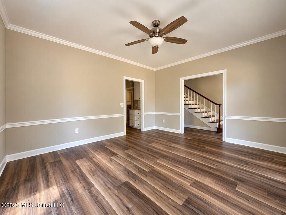 111 Newport Circle Property Photo 8