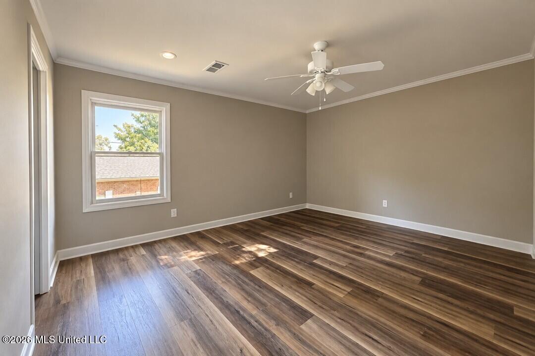 111 Newport Circle Property Photo 10