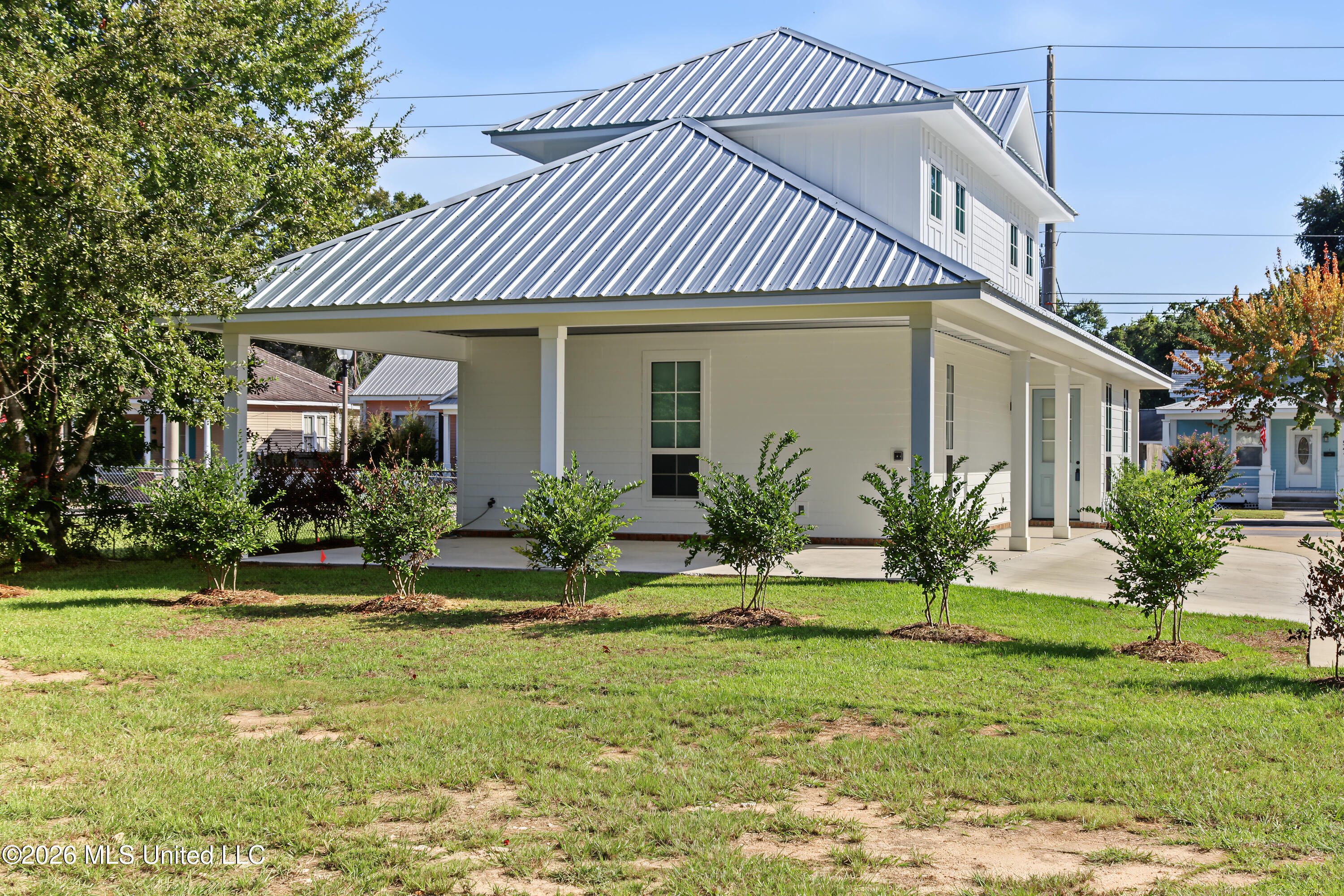 542 Howard Avenue Property Photo 3