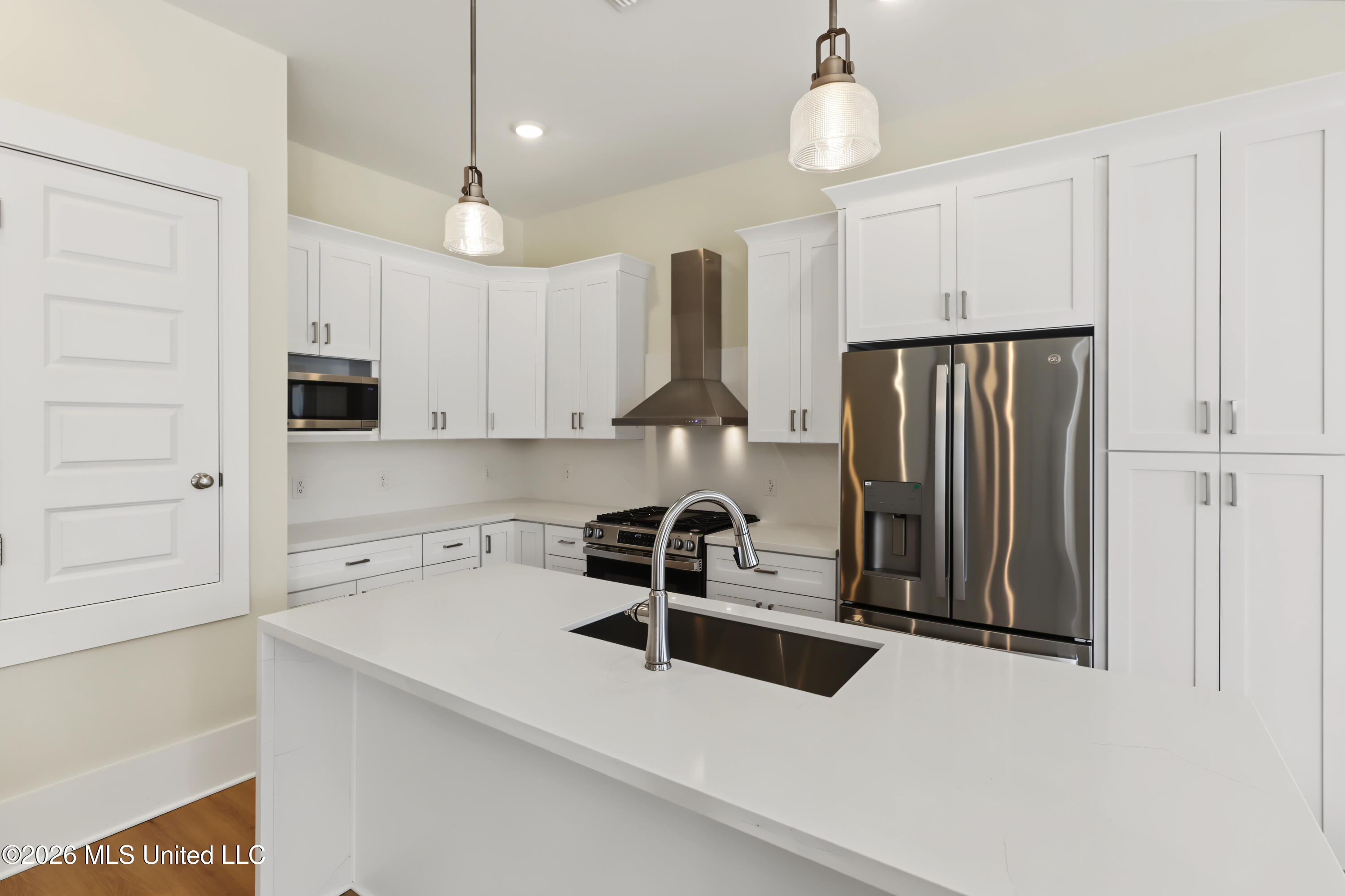 542 Howard Avenue Property Photo 11