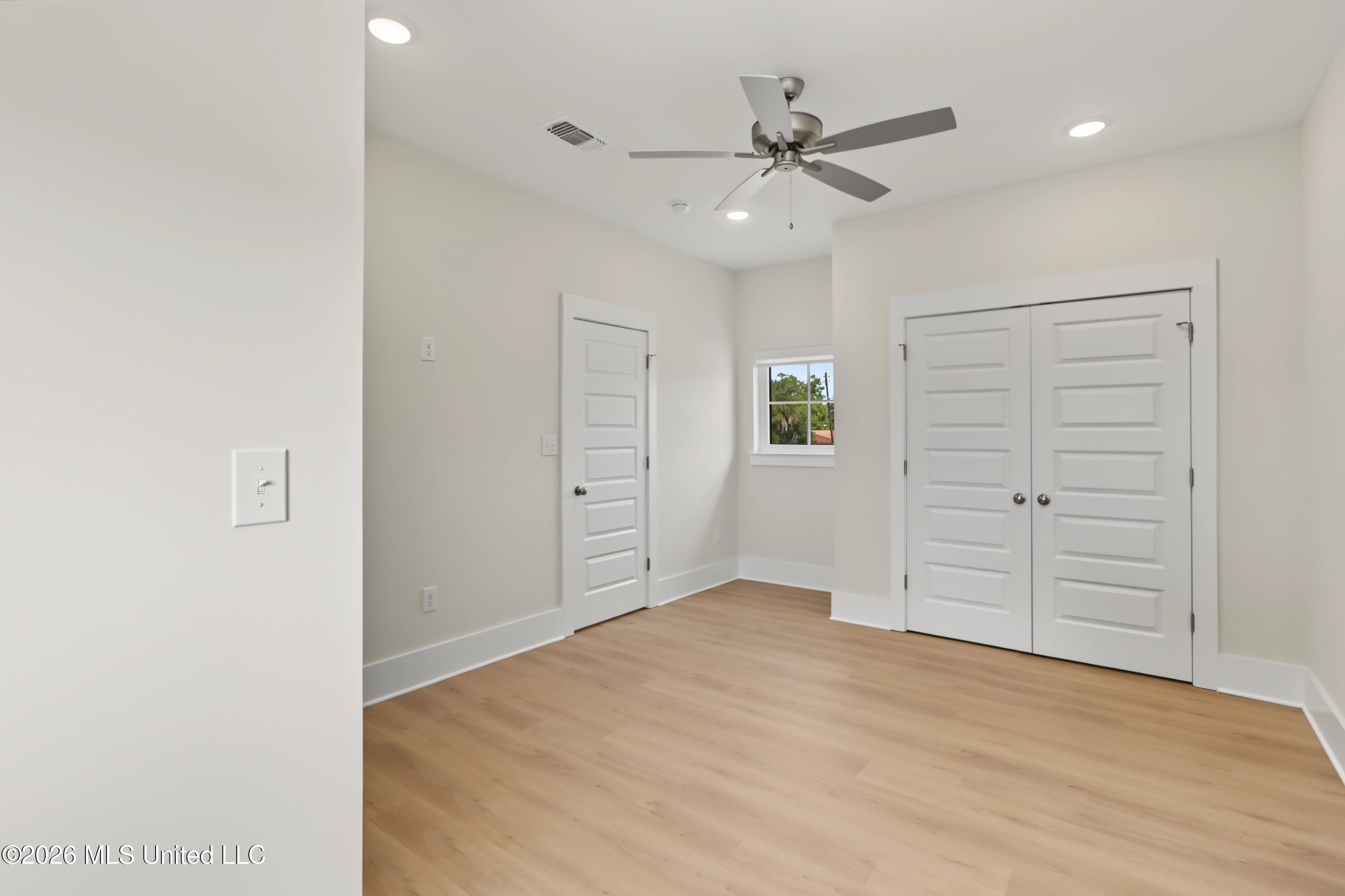 542 Howard Avenue Property Photo 16