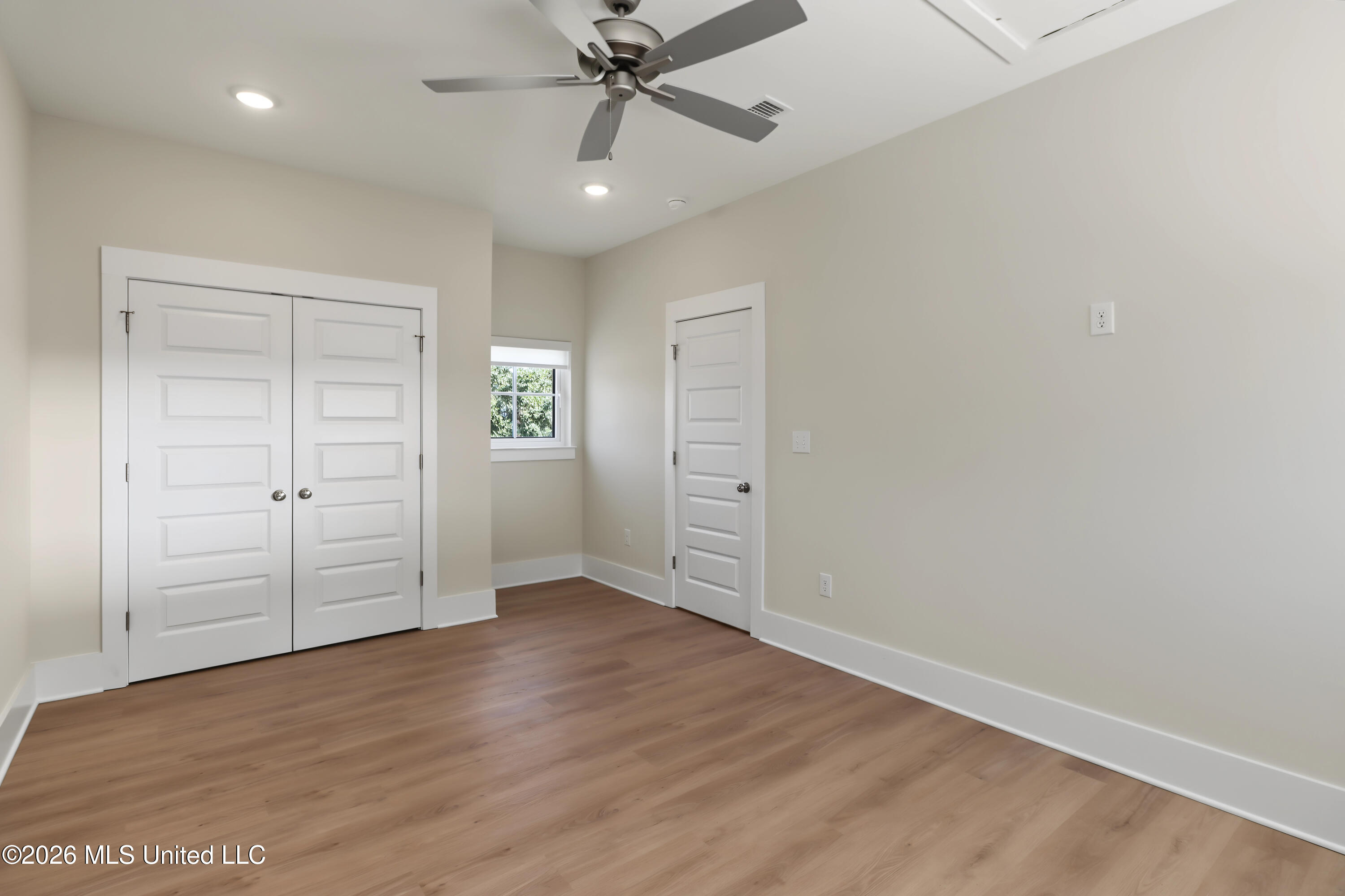 542 Howard Avenue Property Photo 19