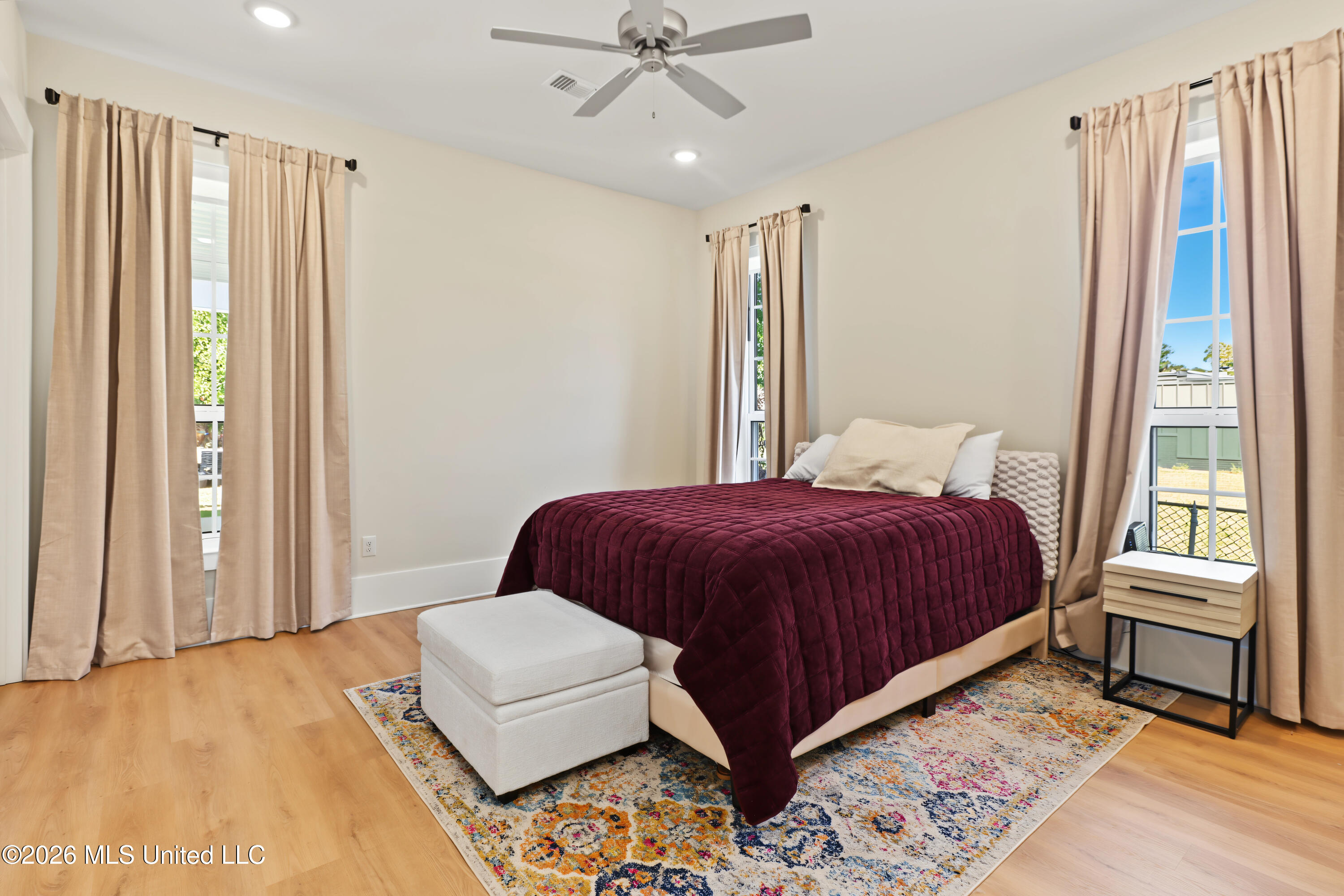 542 Howard Avenue Property Photo 27