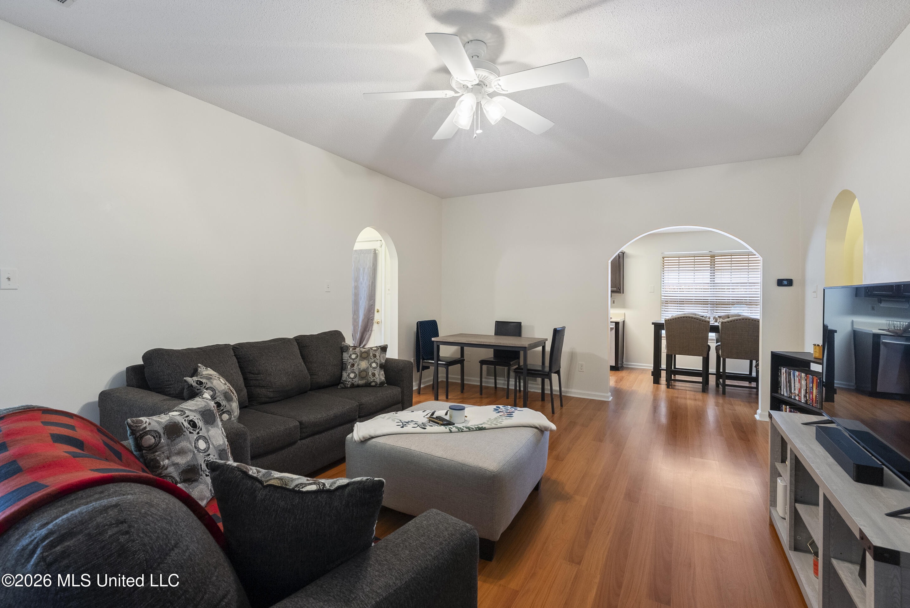 7823 S Chesterfield Drive Property Photo 4