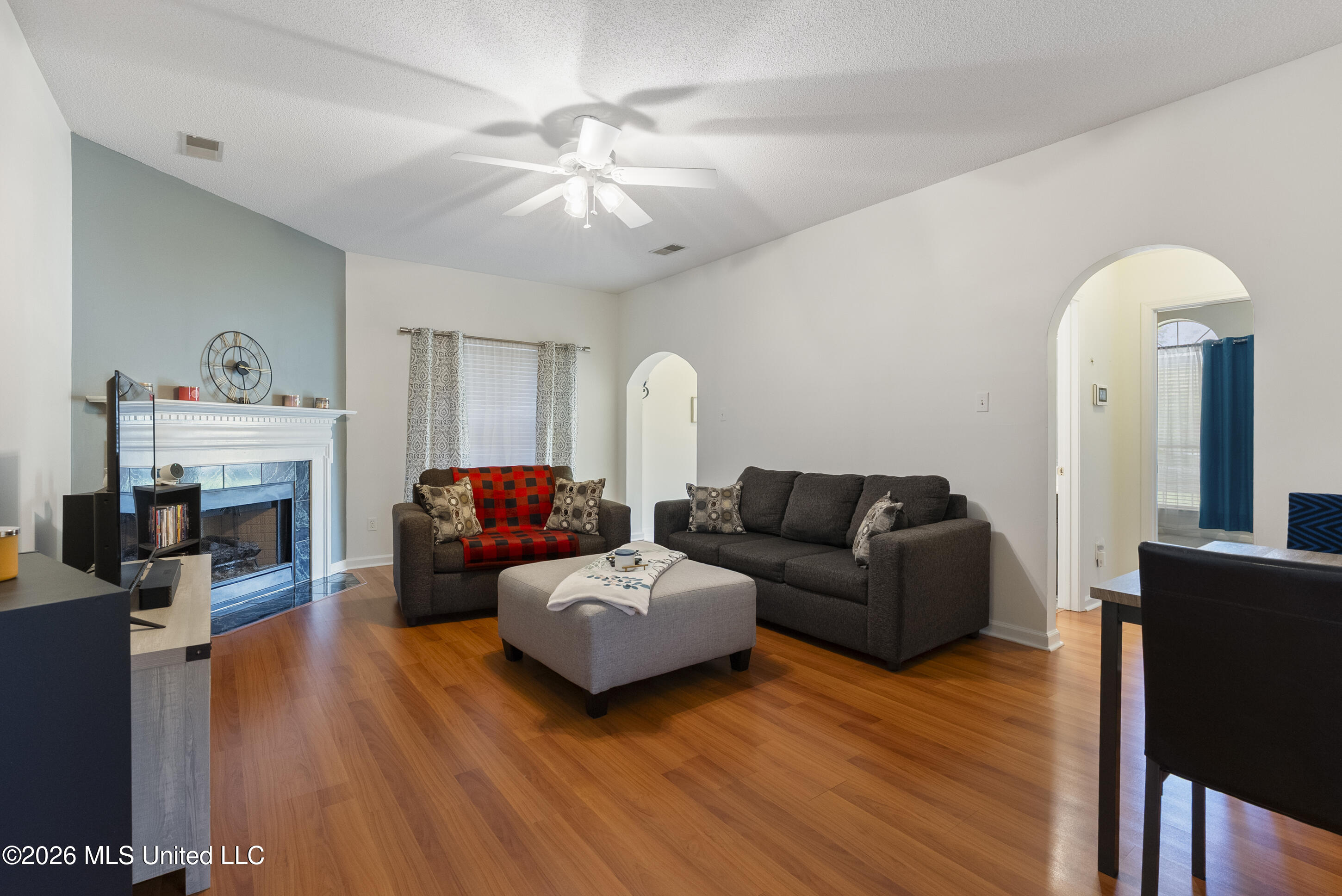 7823 S Chesterfield Drive Property Photo 6