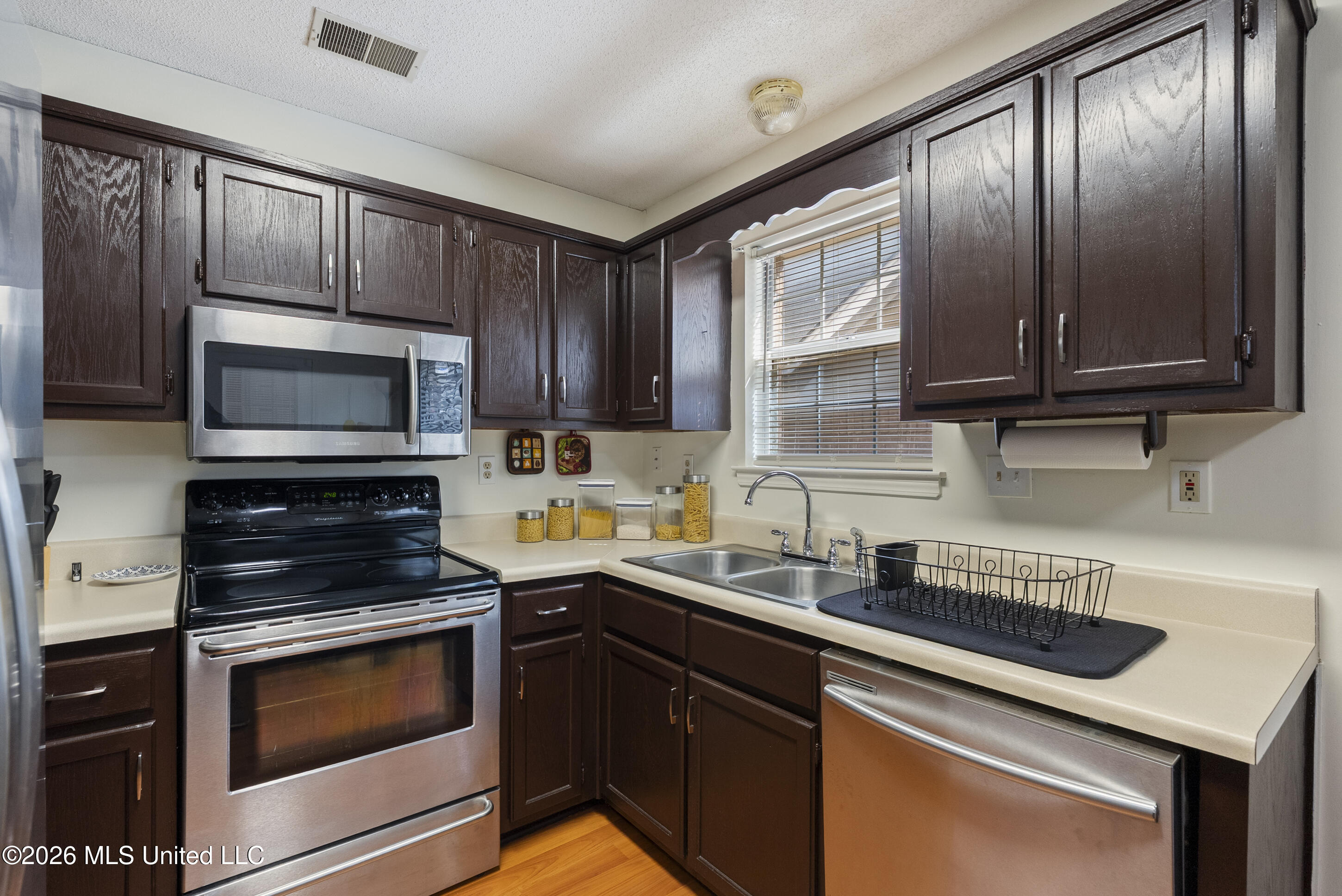 7823 S Chesterfield Drive Property Photo 11