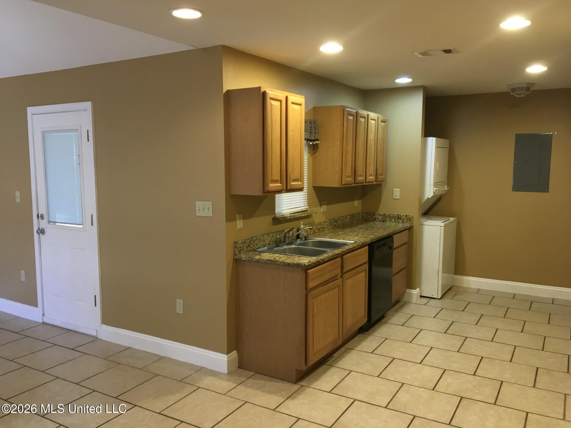 406 Russell Avenue Property Photo 2