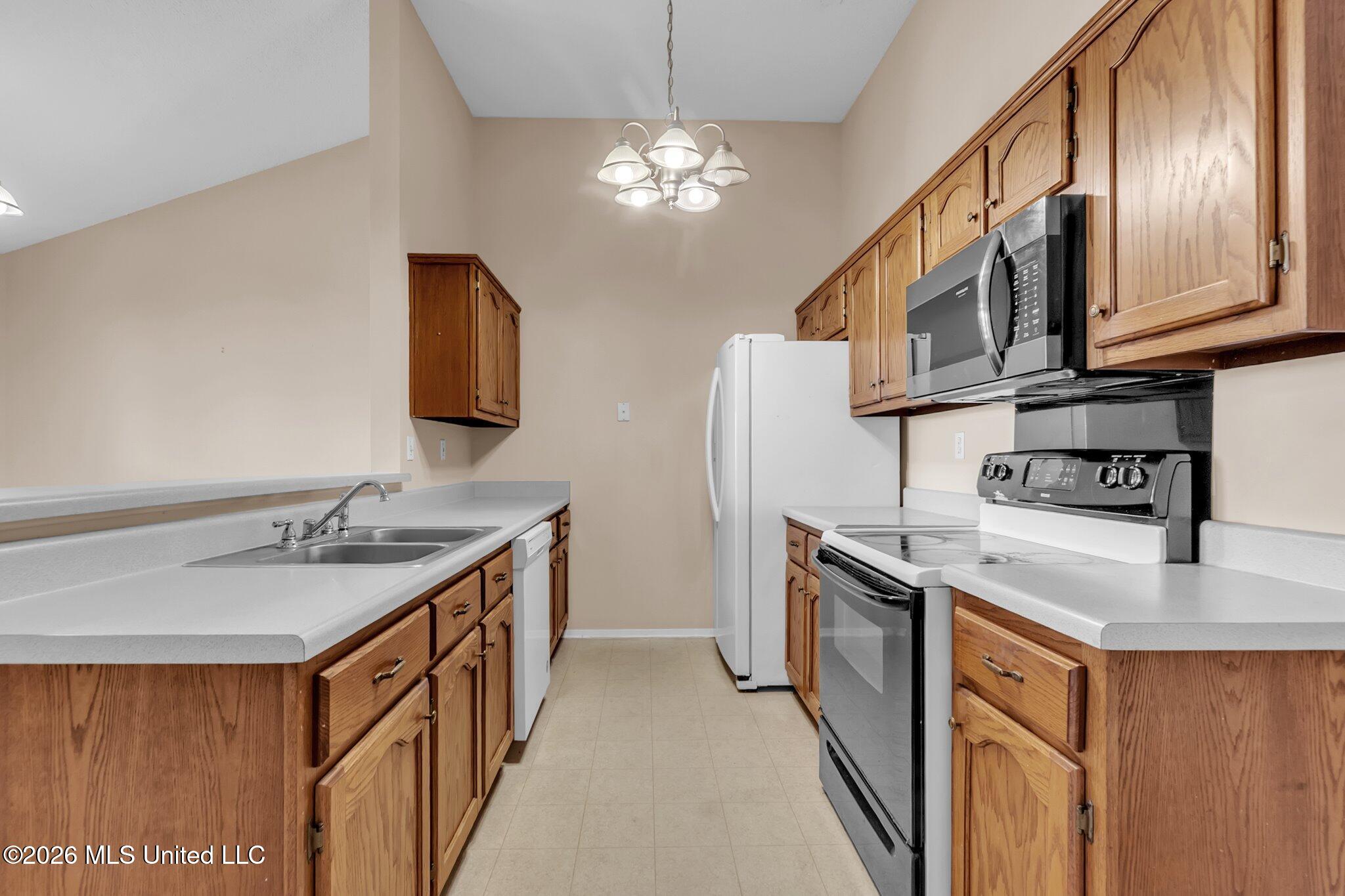 6500 Bentley Cove Property Photo 6