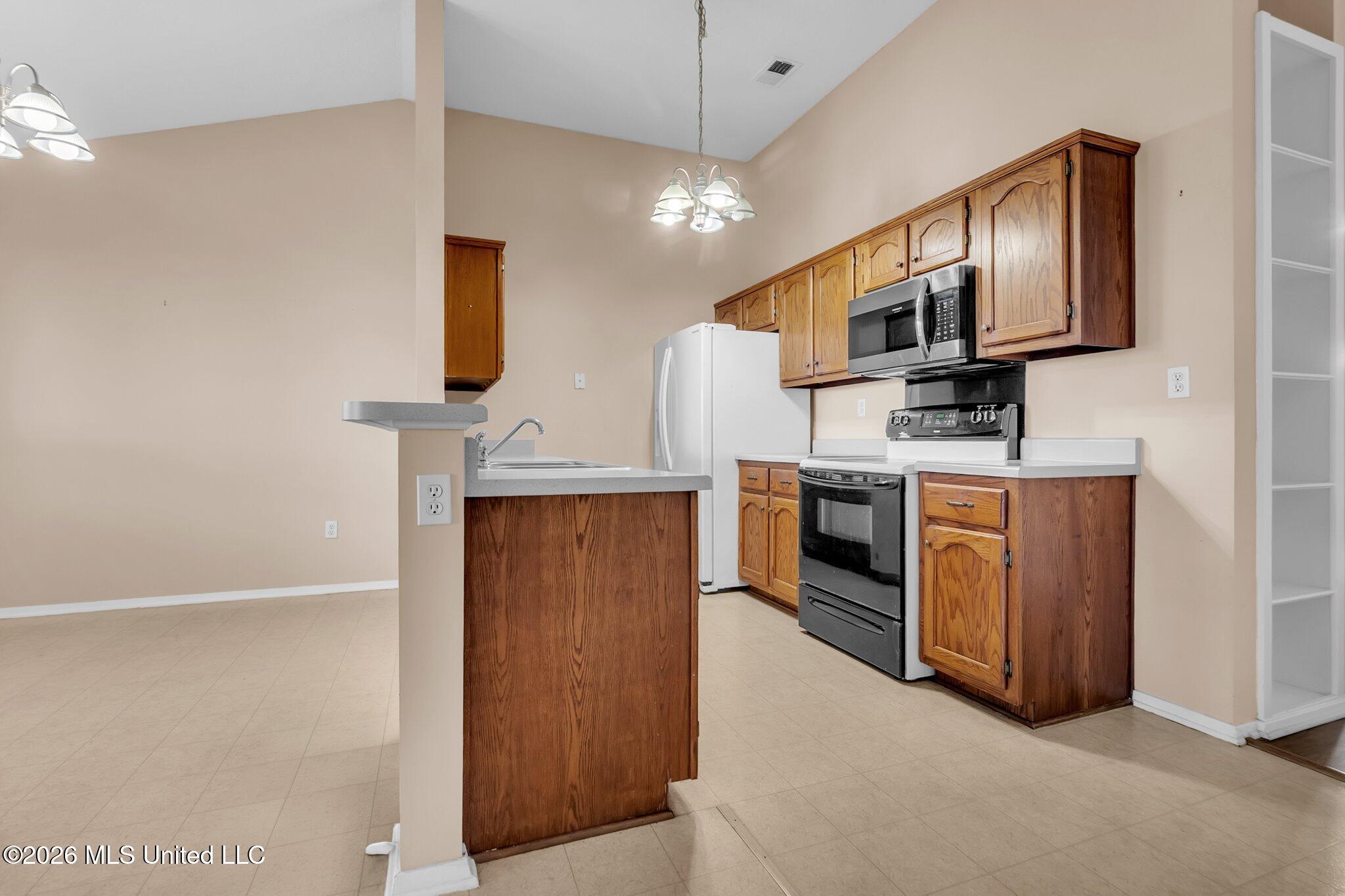 6500 Bentley Cove Property Photo 8