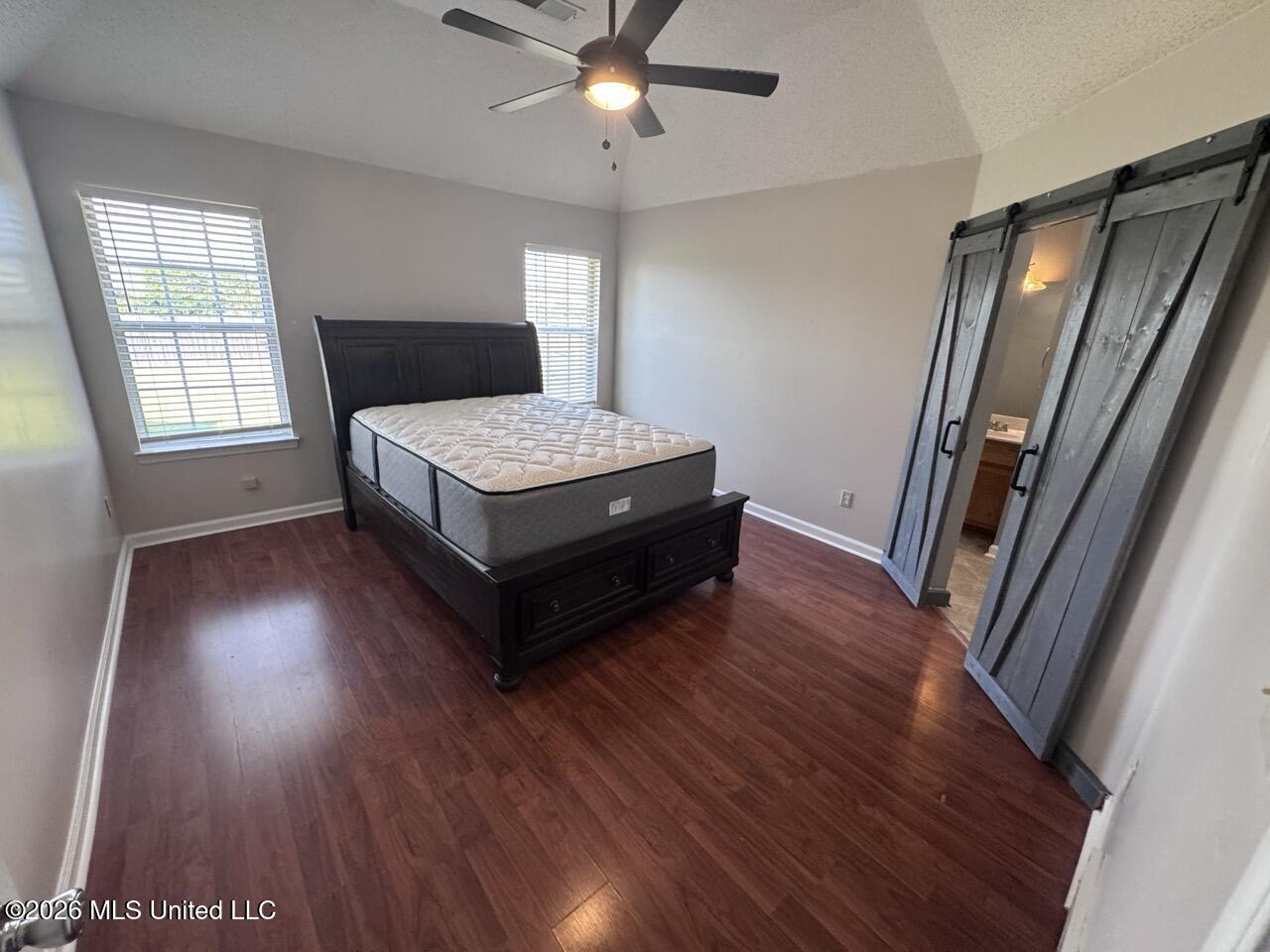 1844 Thomas Street Property Photo 8