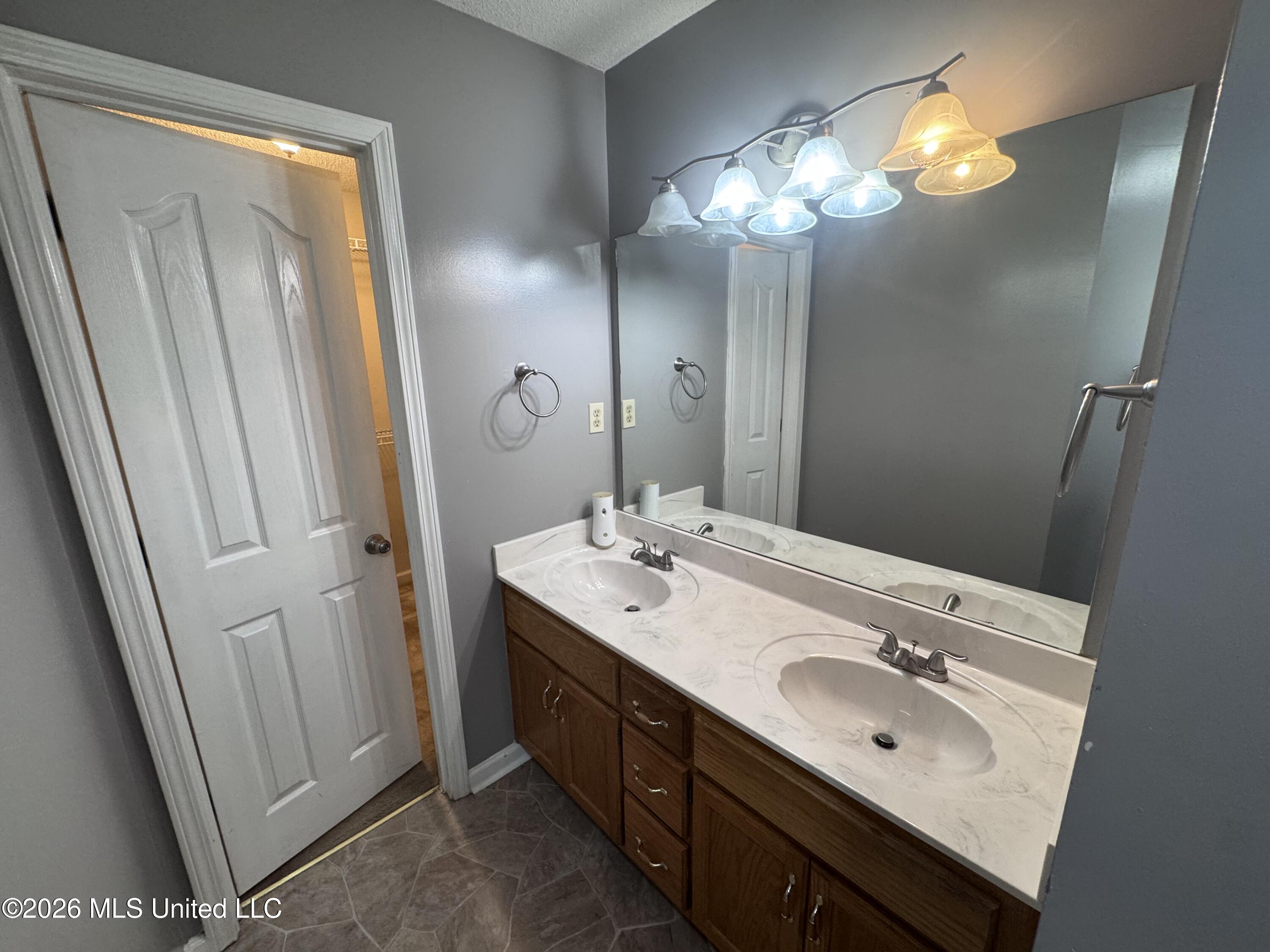 1844 Thomas Street Property Photo 11