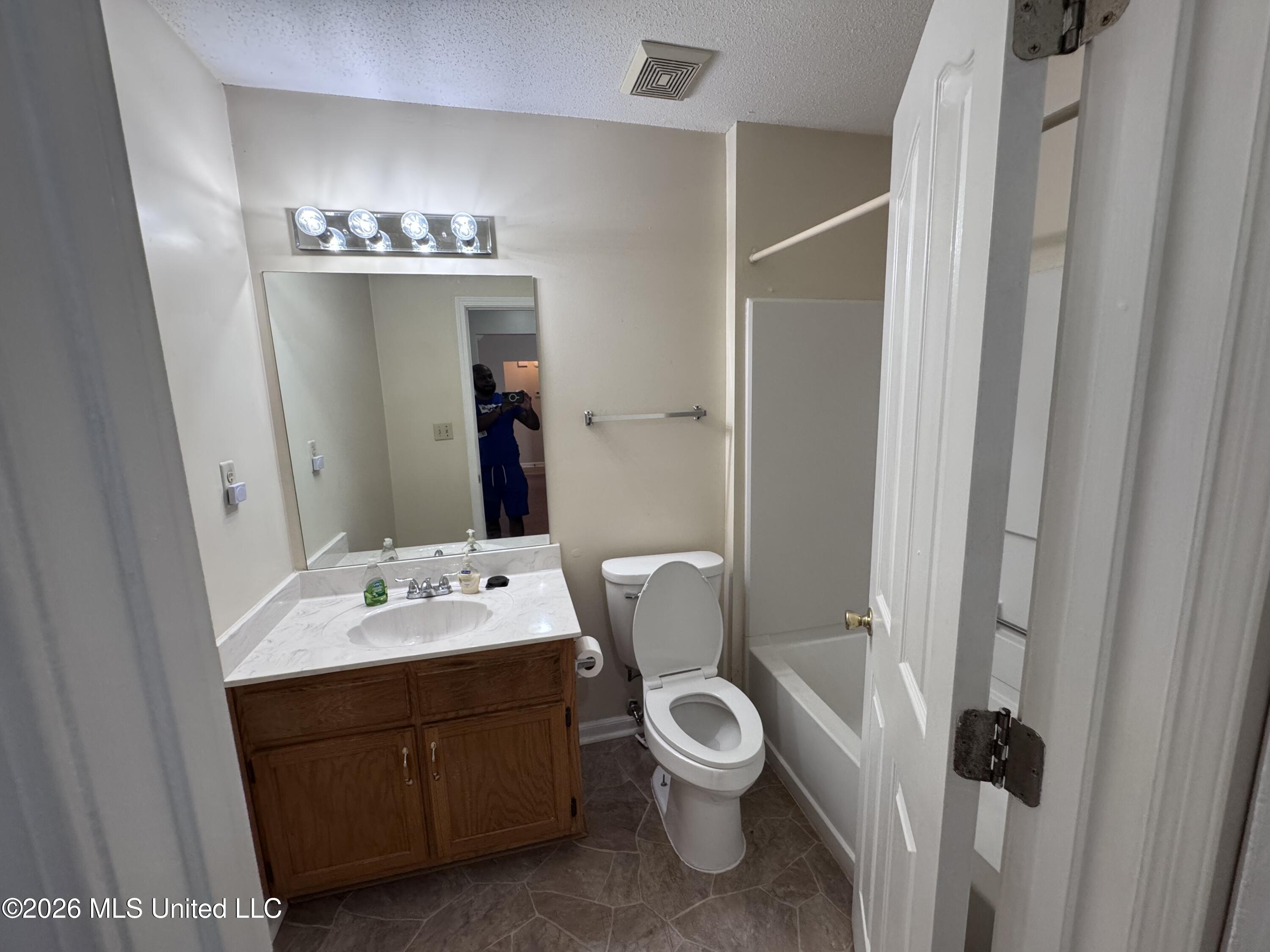 1844 Thomas Street Property Photo 14
