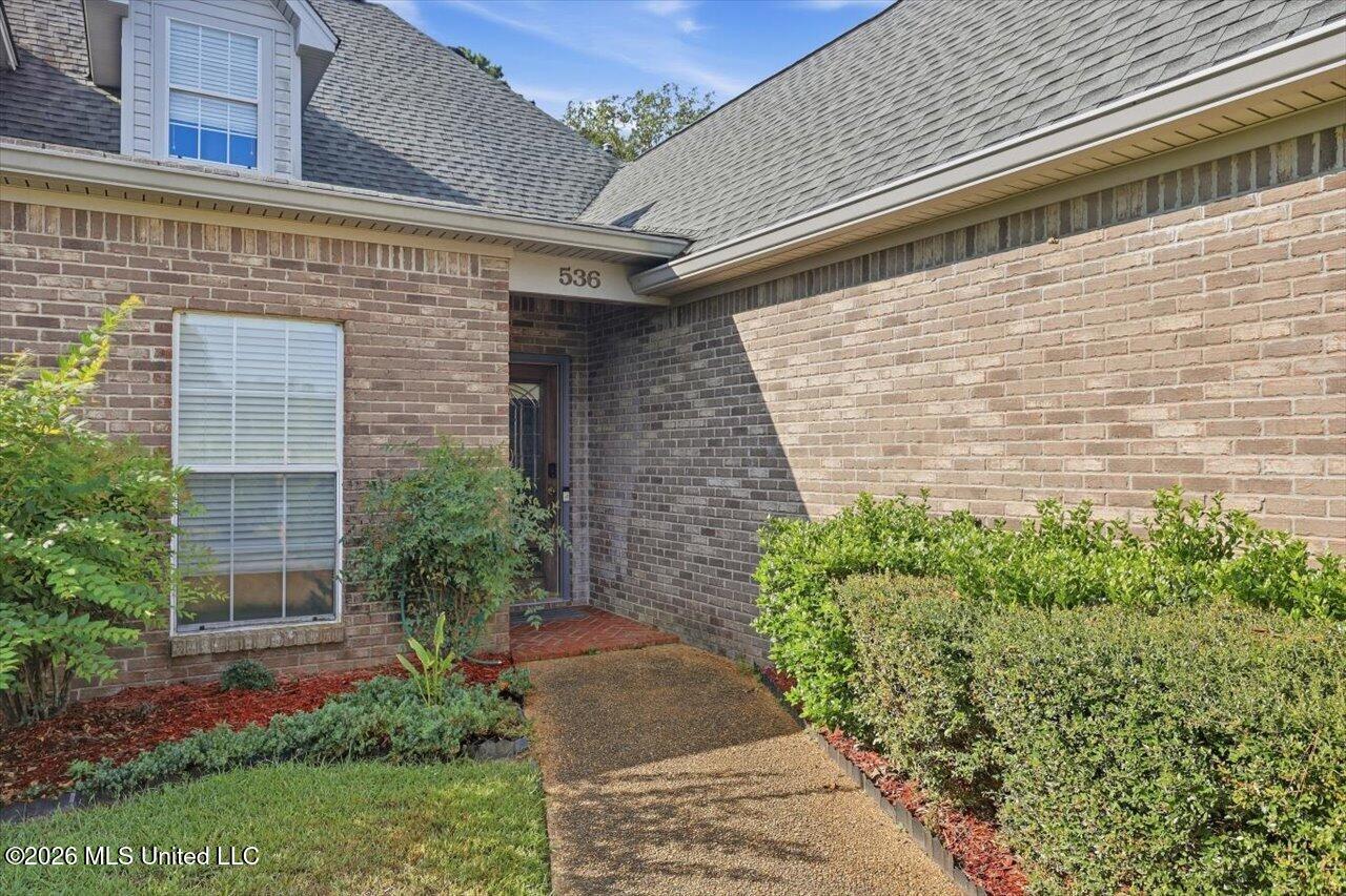 536 Bay Pointe Drive Property Photo 4