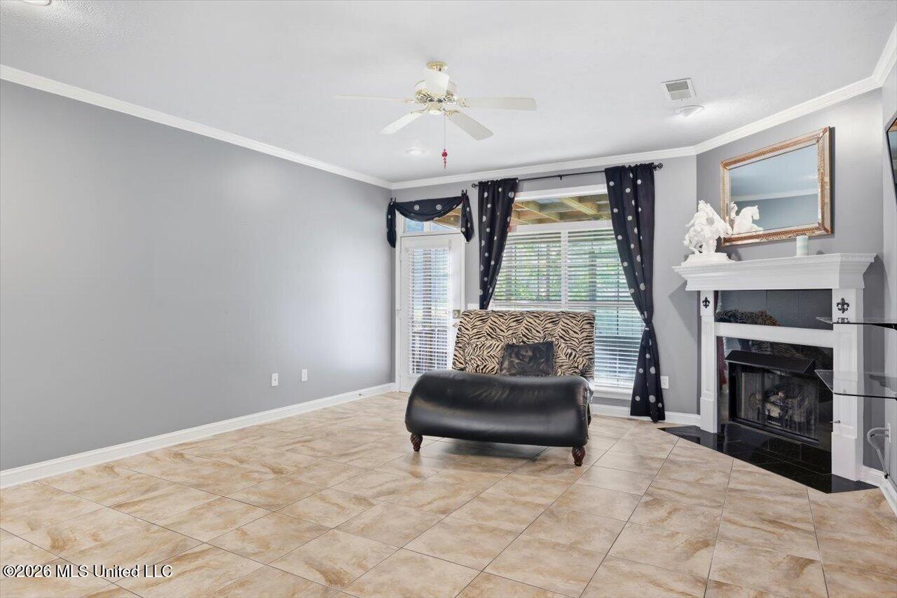 536 Bay Pointe Drive Property Photo 6