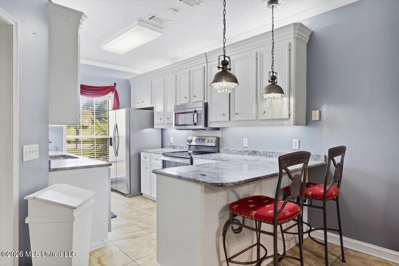 536 Bay Pointe Drive Property Photo 8