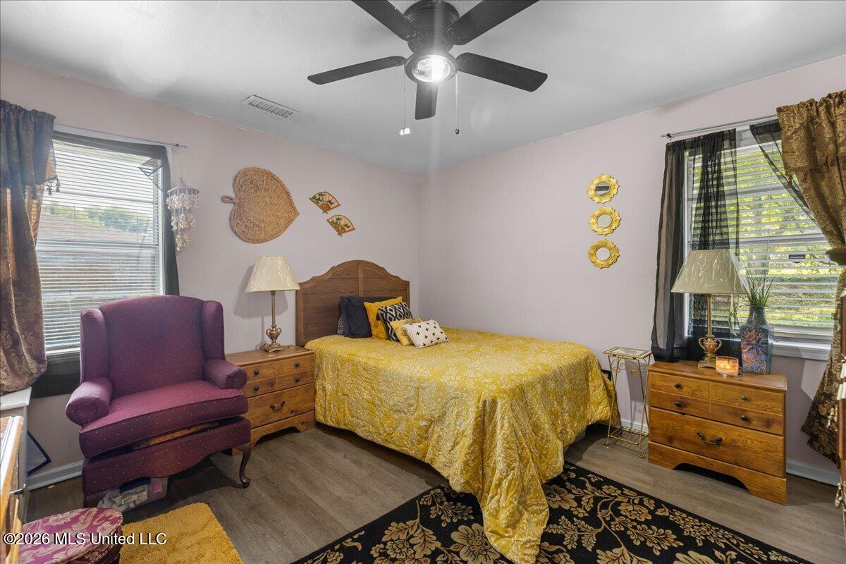 5161 Crestwood Cove Property Photo 8
