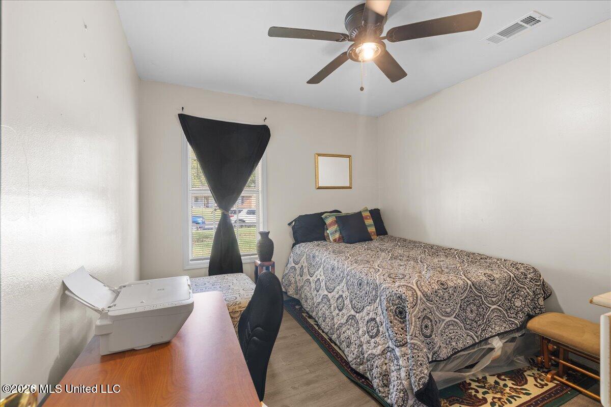 5161 Crestwood Cove Property Photo 10