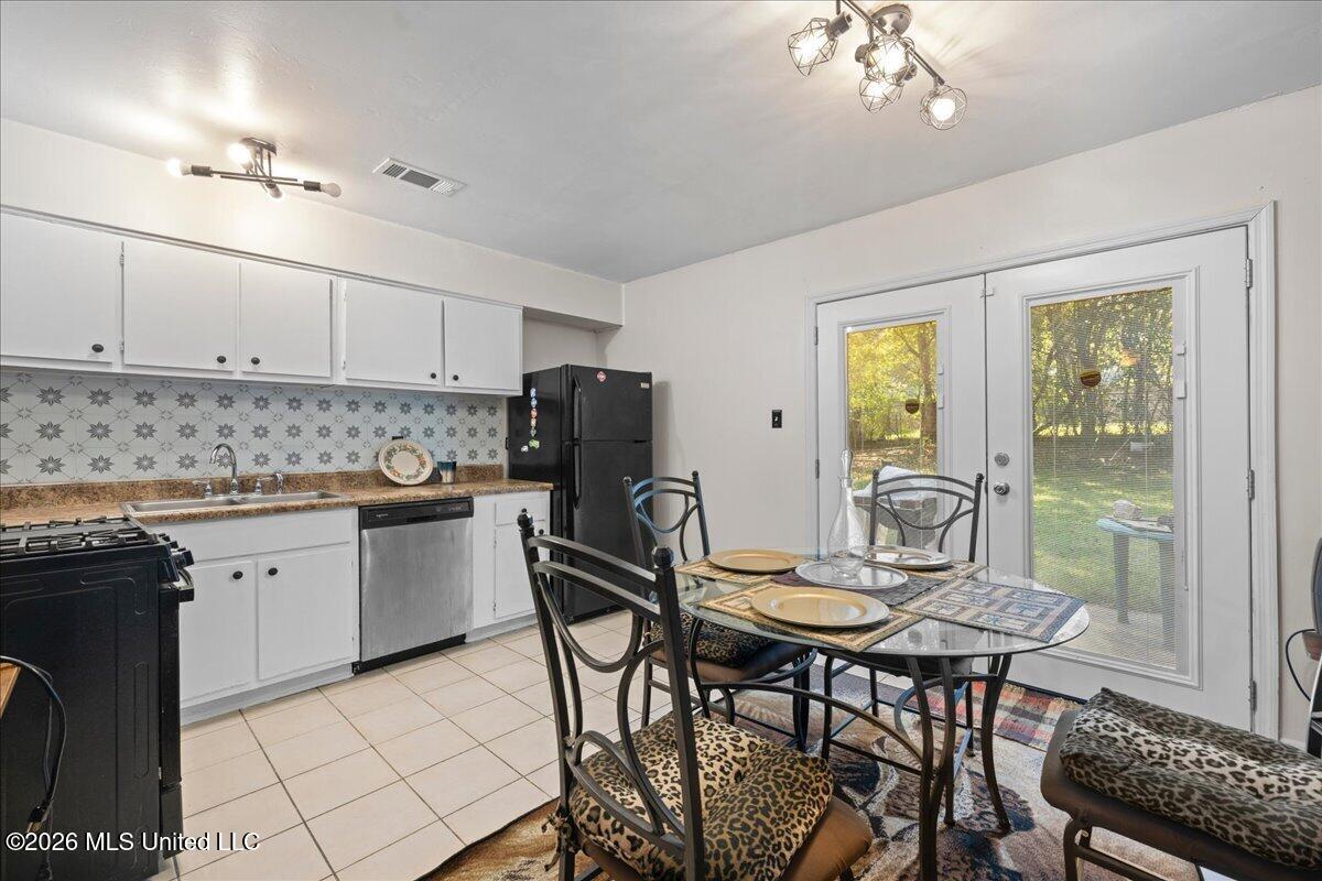 5161 Crestwood Cove Property Photo 16