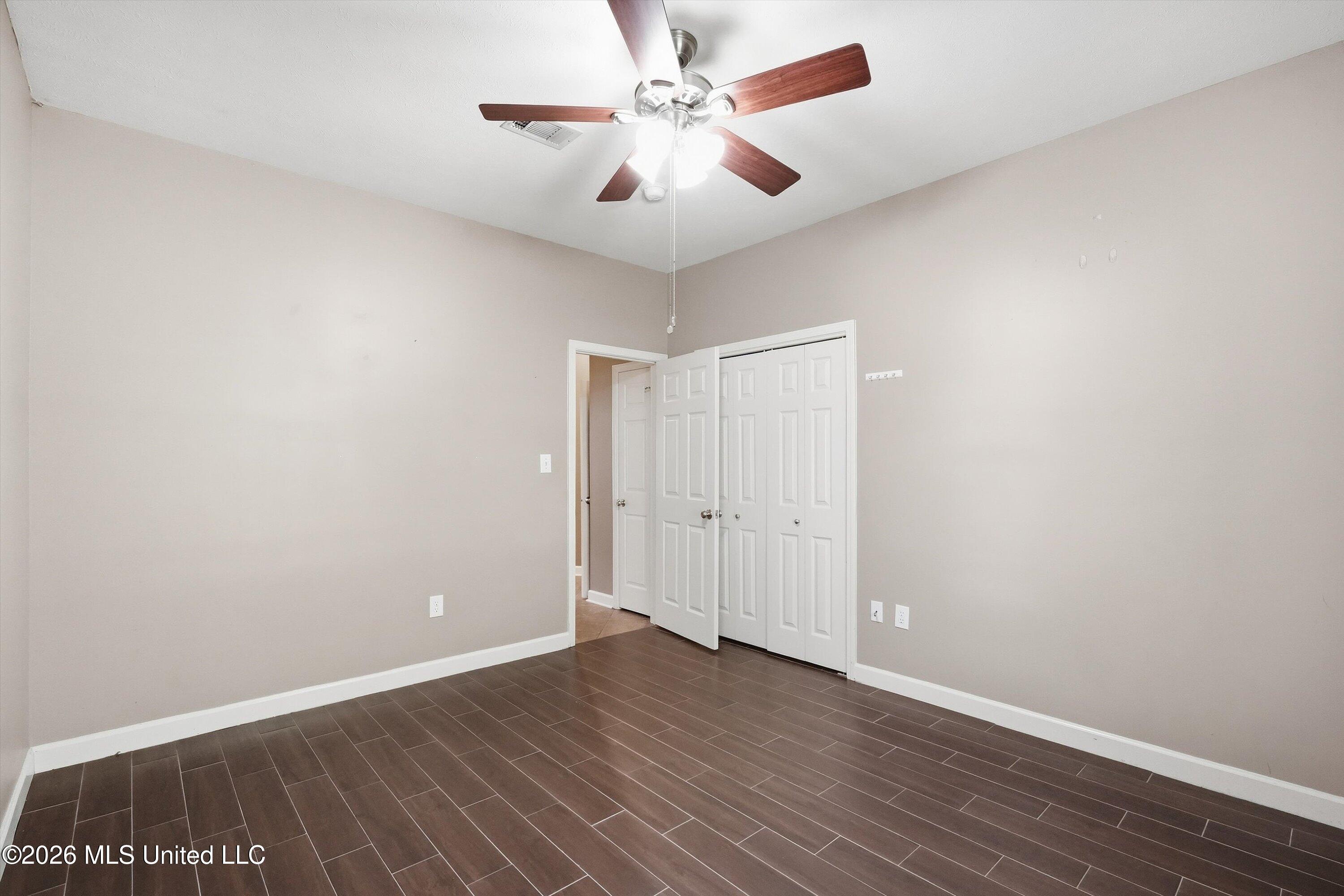 212 Deerfield Club Drive Property Photo 13