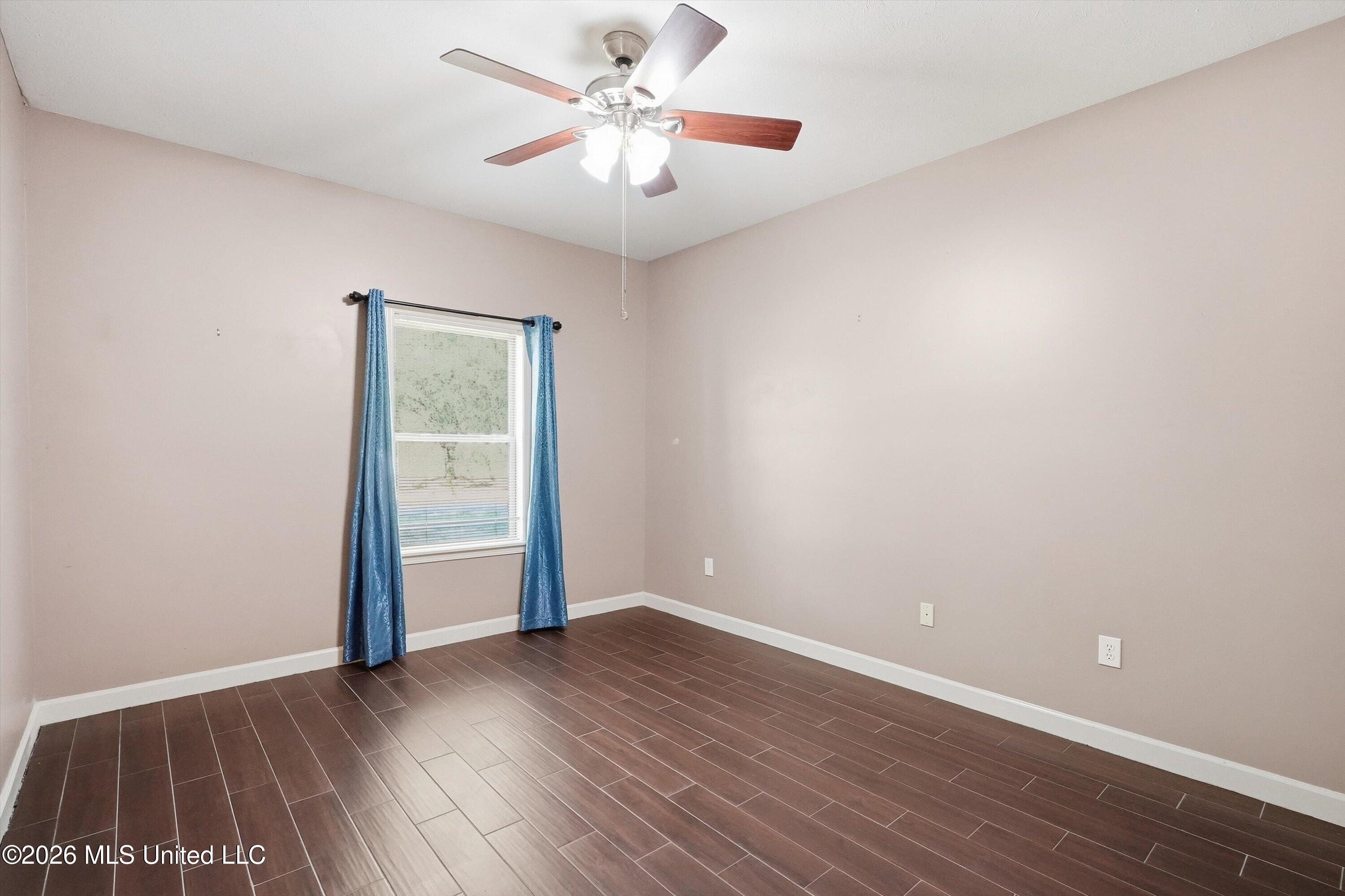 212 Deerfield Club Drive Property Photo 14