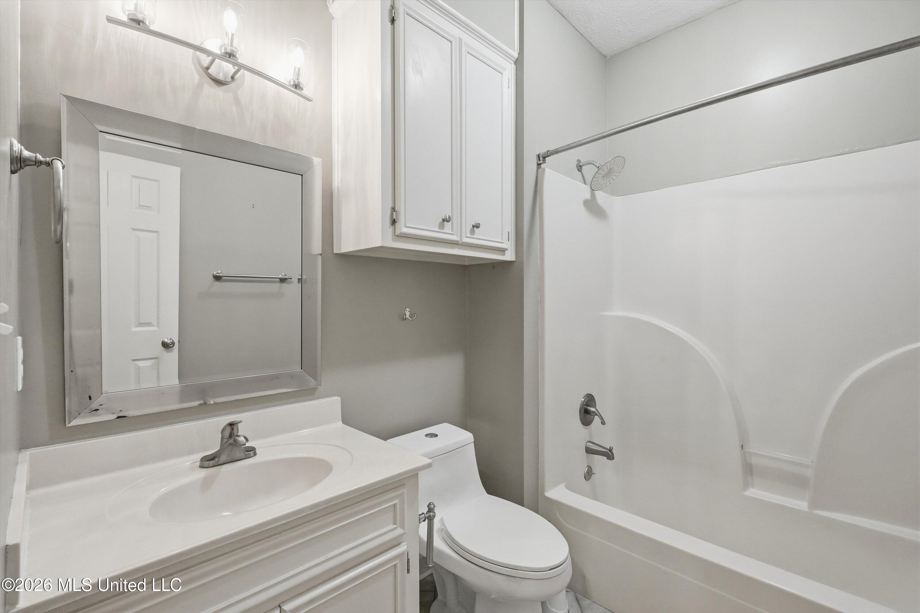 212 Deerfield Club Drive Property Photo 15