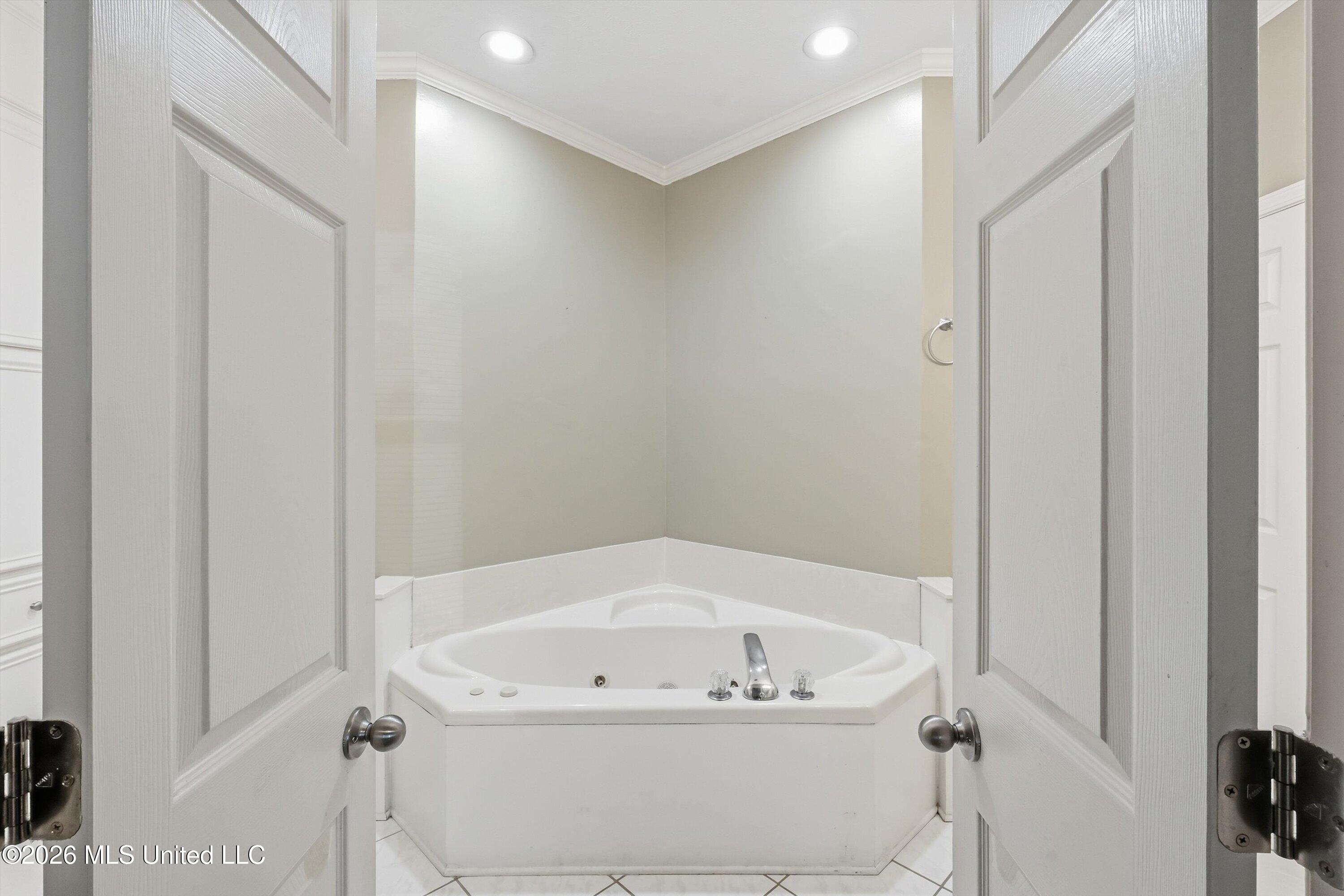 212 Deerfield Club Drive Property Photo 22