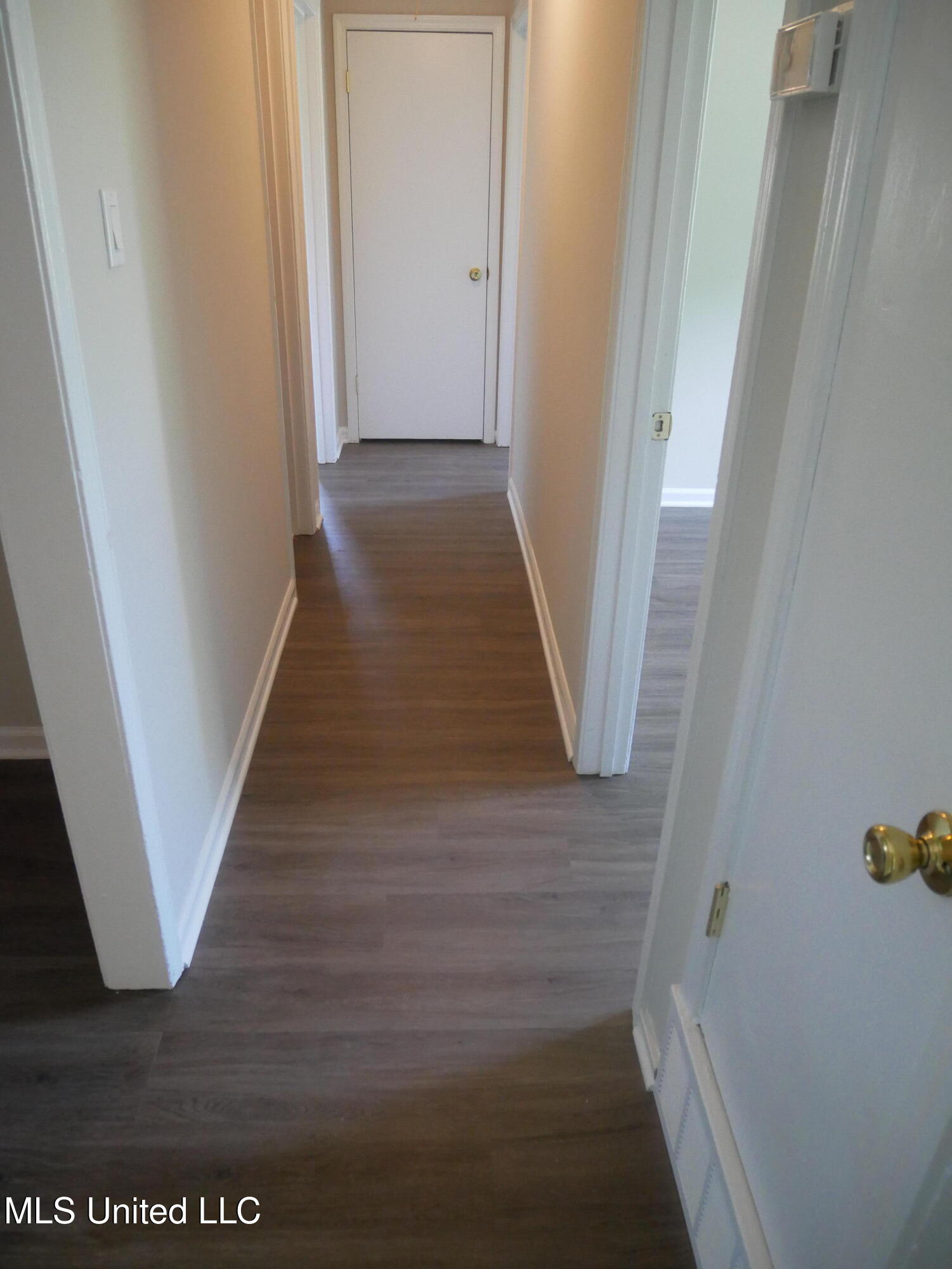 2011 Coral Hills Drive Property Photo 12