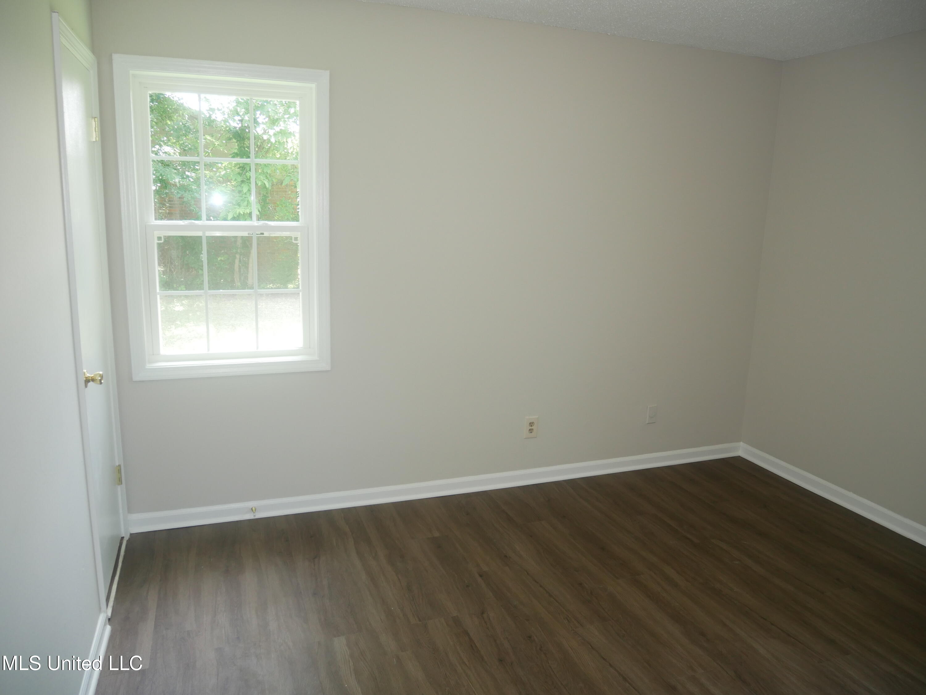 2011 Coral Hills Drive Property Photo 17
