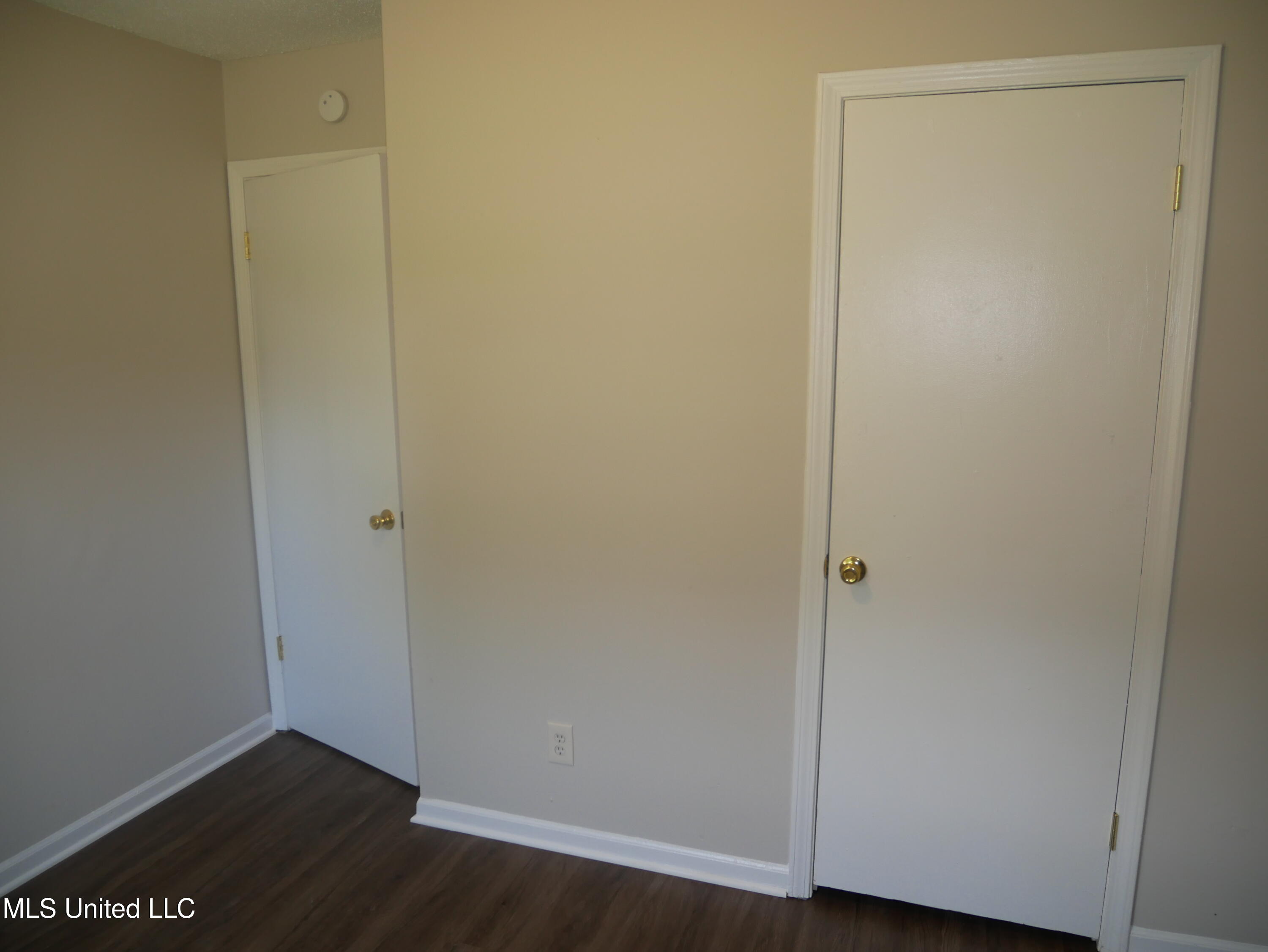 2011 Coral Hills Drive Property Photo 24