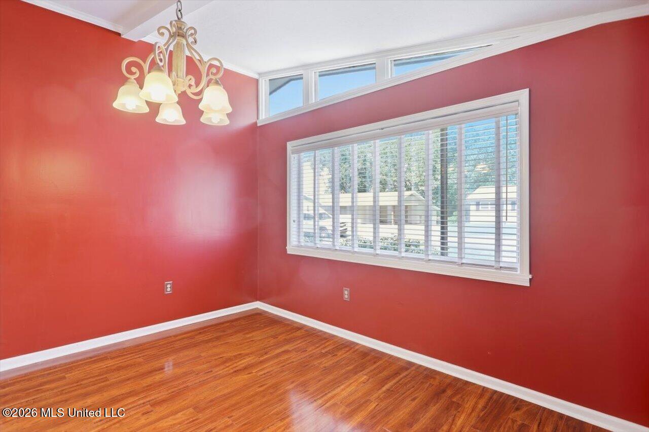 2141 Upper Drive Property Photo 6