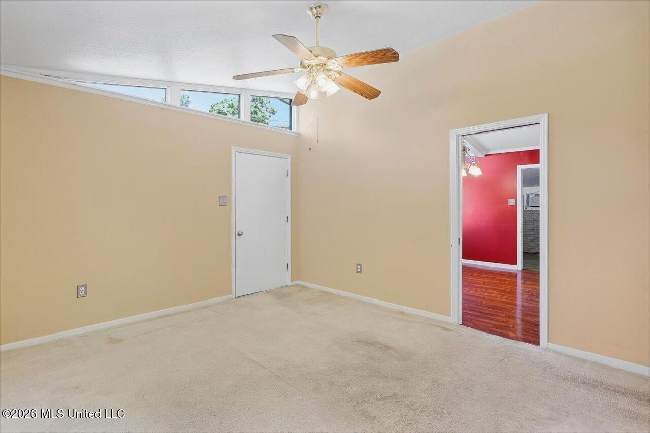 2141 Upper Drive Property Photo 9
