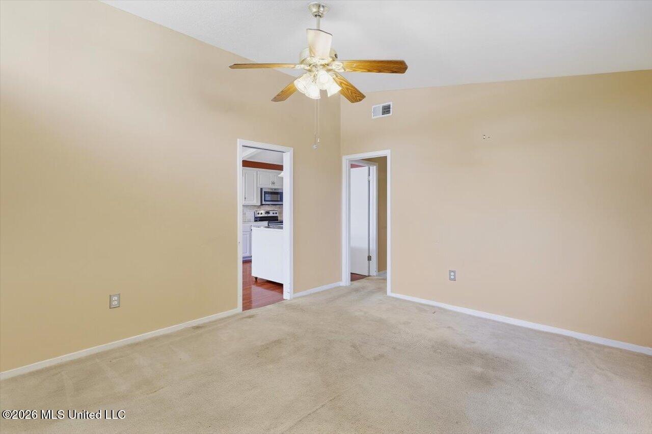 2141 Upper Drive Property Photo 10