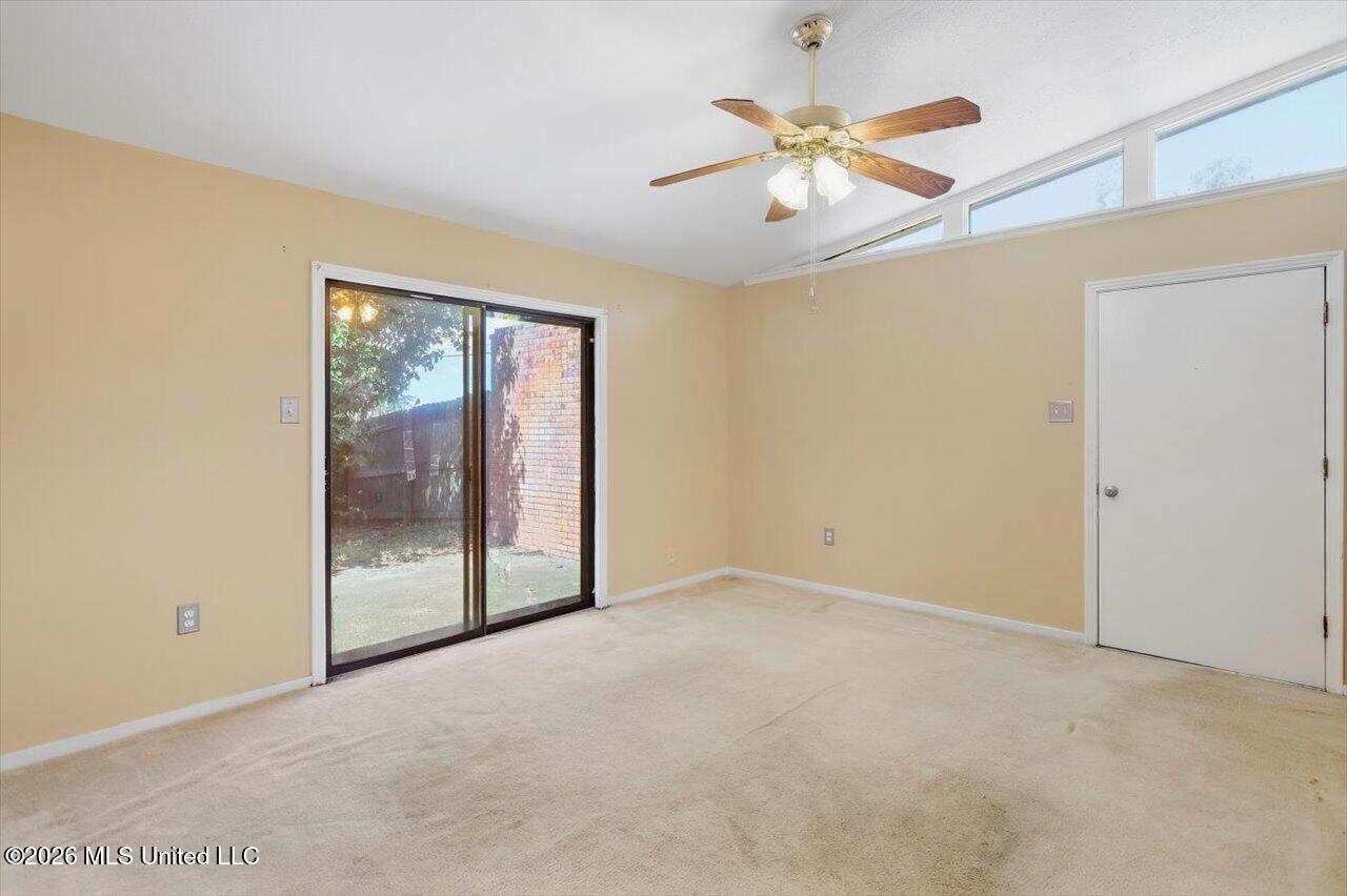 2141 Upper Drive Property Photo 11