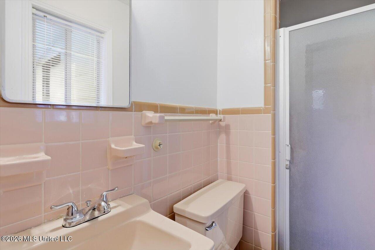 2141 Upper Drive Property Photo 14