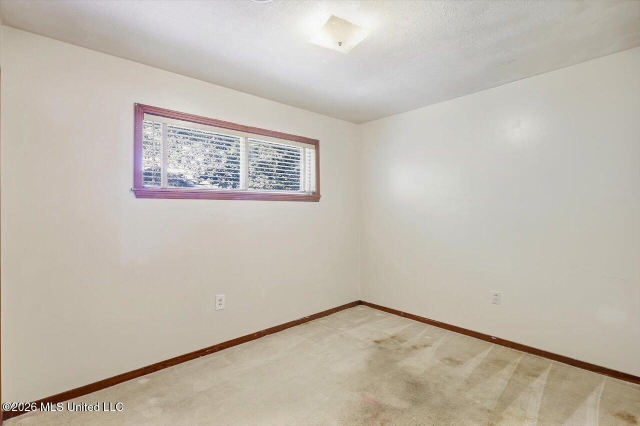 2141 Upper Drive Property Photo 17