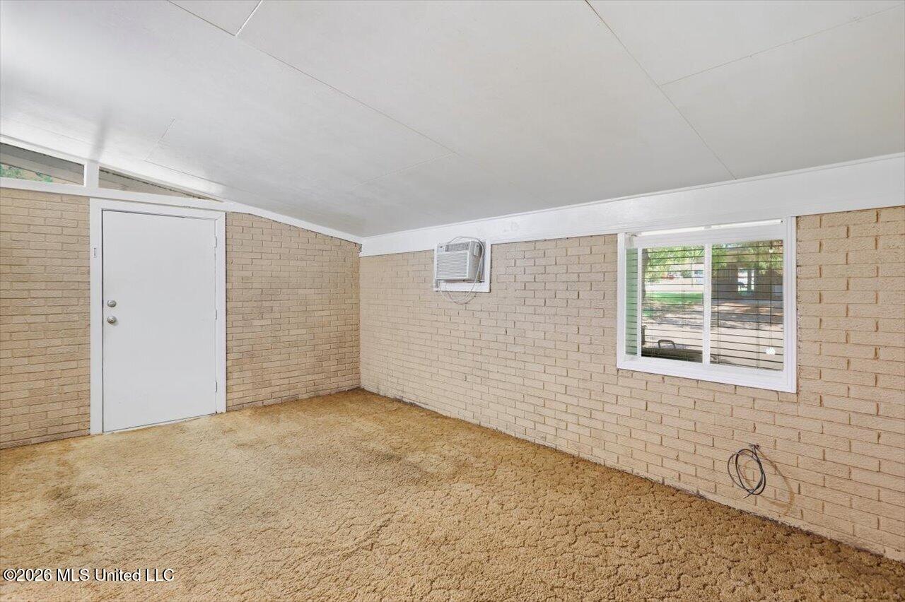 2141 Upper Drive Property Photo 18