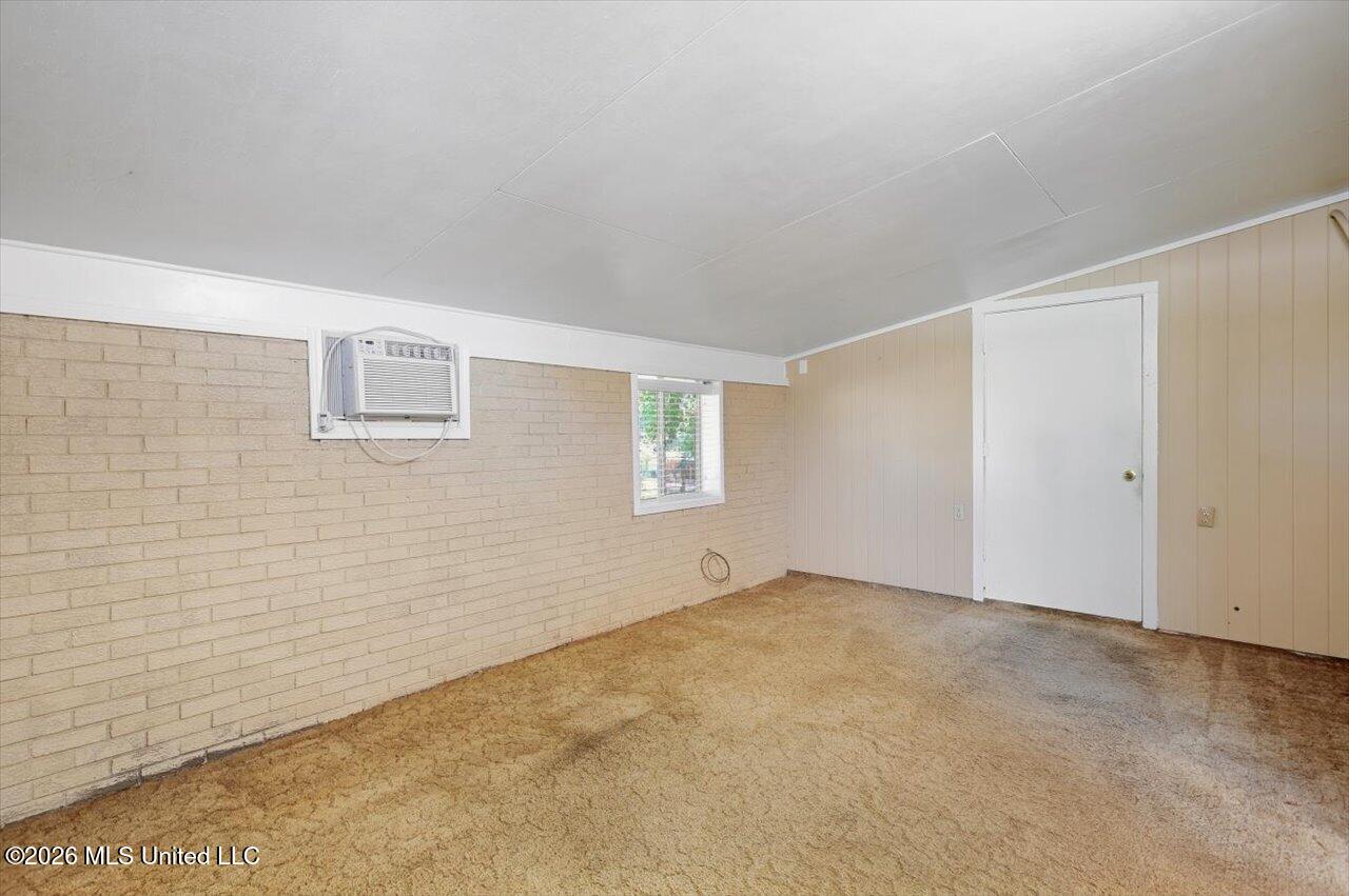 2141 Upper Drive Property Photo 21