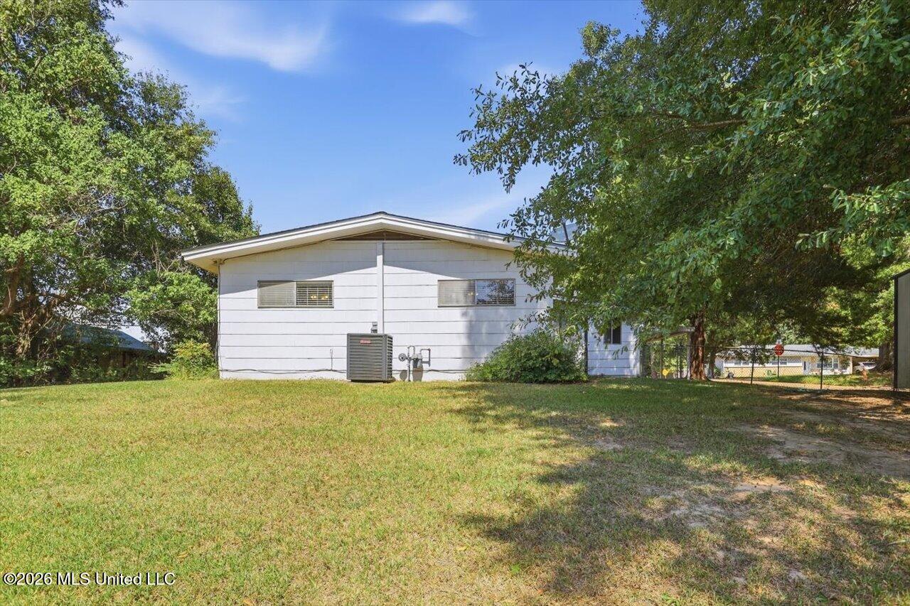 2141 Upper Drive Property Photo 23