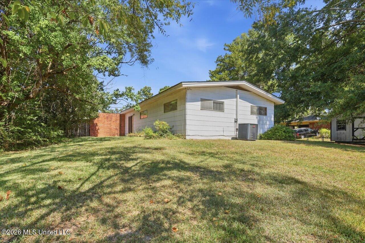 2141 Upper Drive Property Photo 24