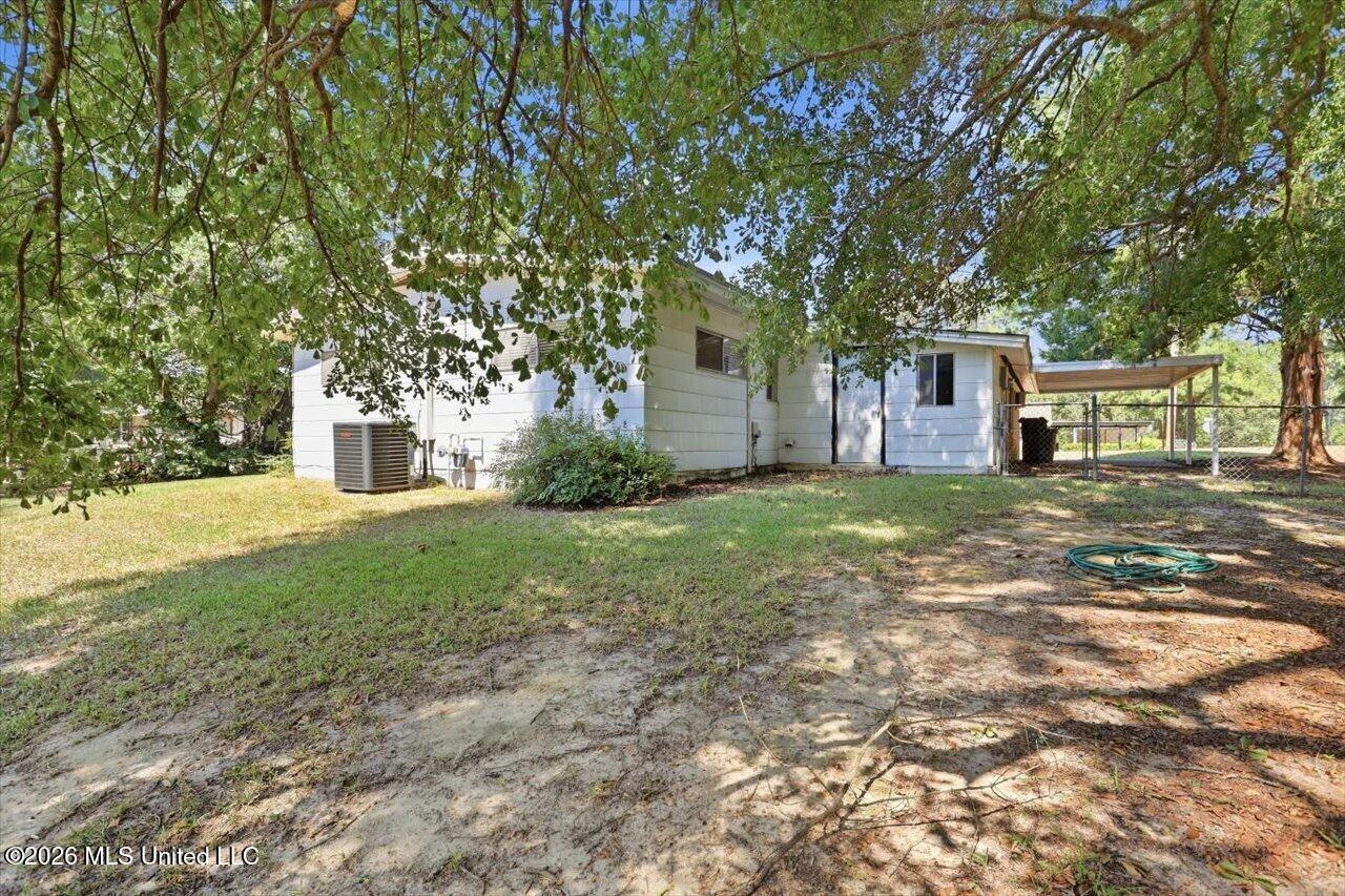 2141 Upper Drive Property Photo 25