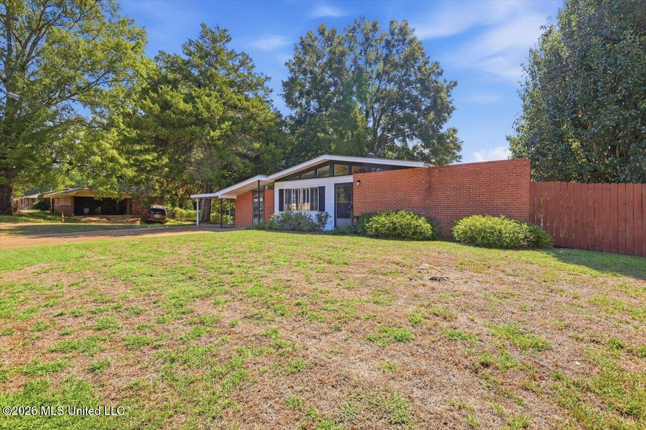 2141 Upper Drive Property Photo 27