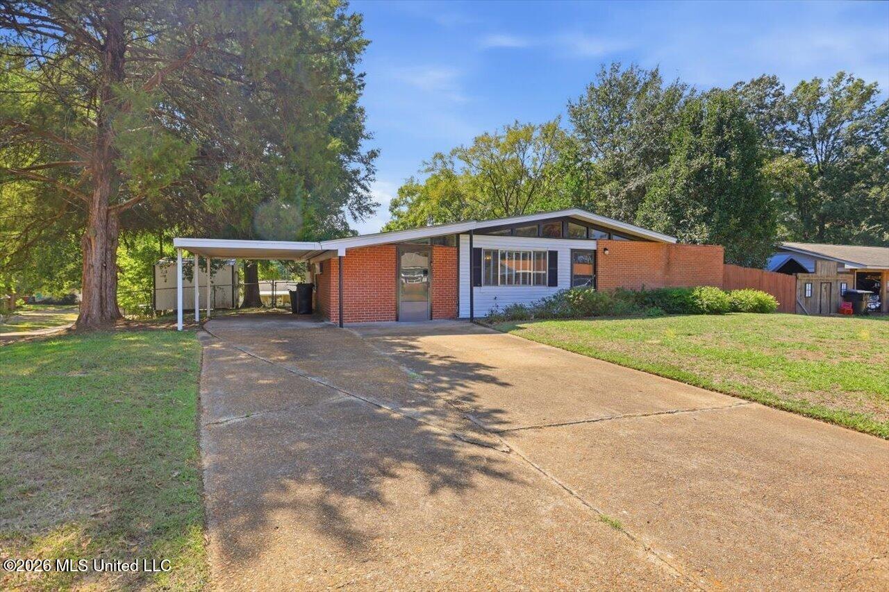 2141 Upper Drive Property Photo 28