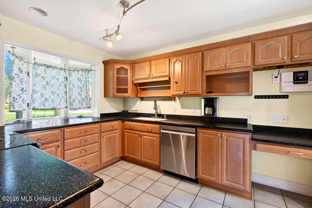 219 Tantallon Drive Property Photo 9