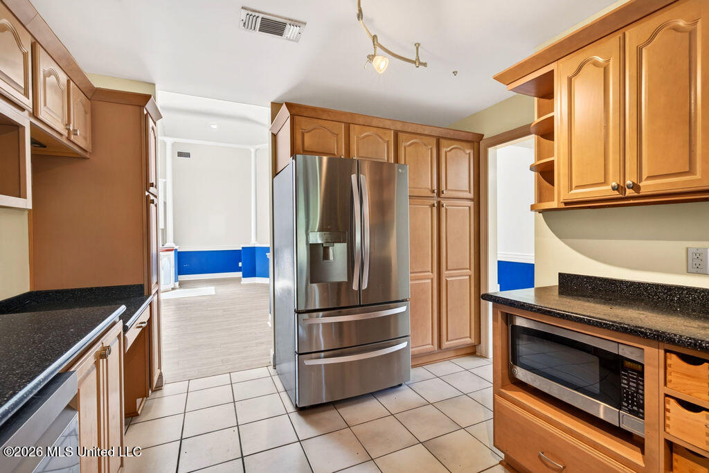 219 Tantallon Drive Property Photo 11