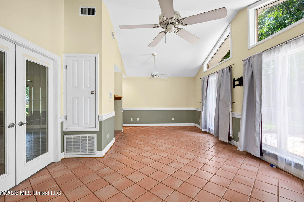 219 Tantallon Drive Property Photo 15