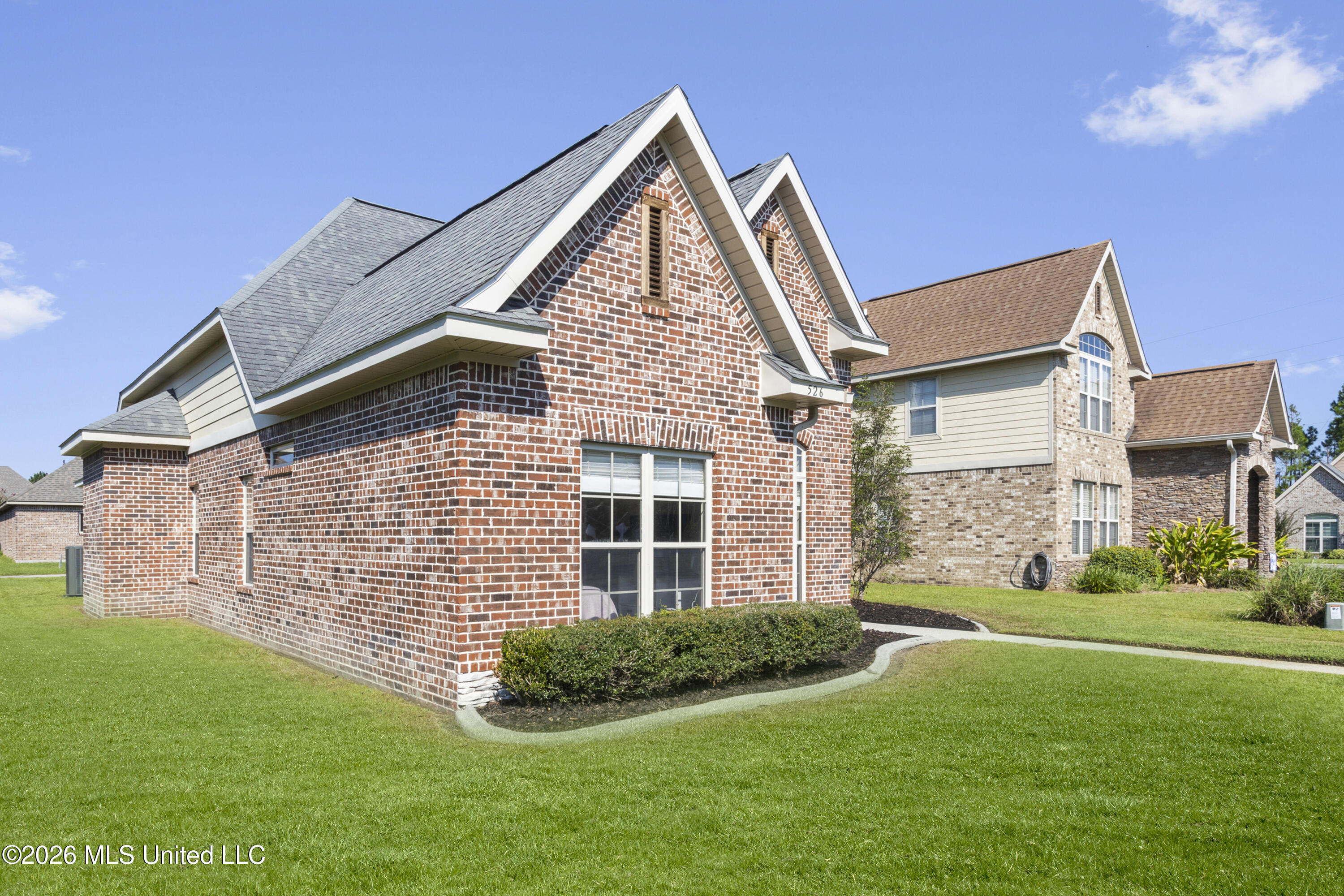 526 Palm Breeze Drive Property Photo 3