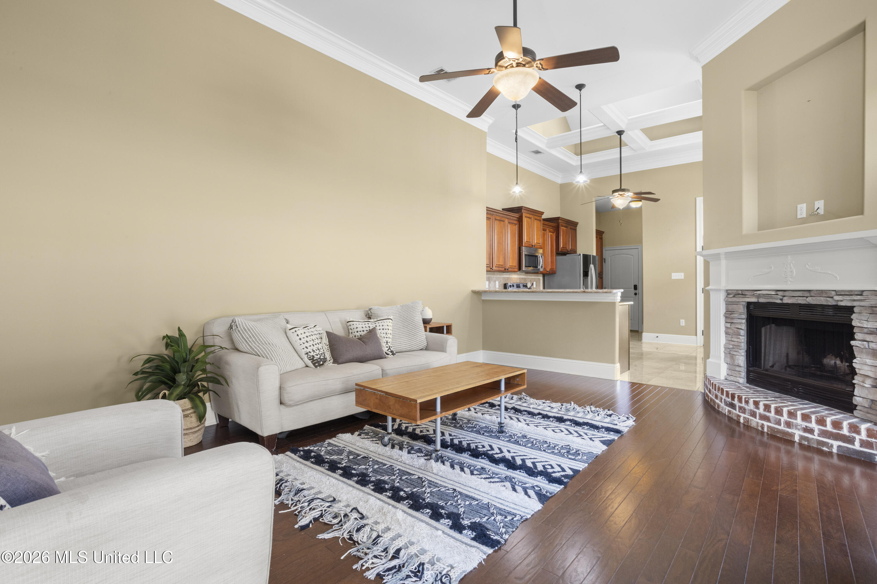 526 Palm Breeze Drive Property Photo 8