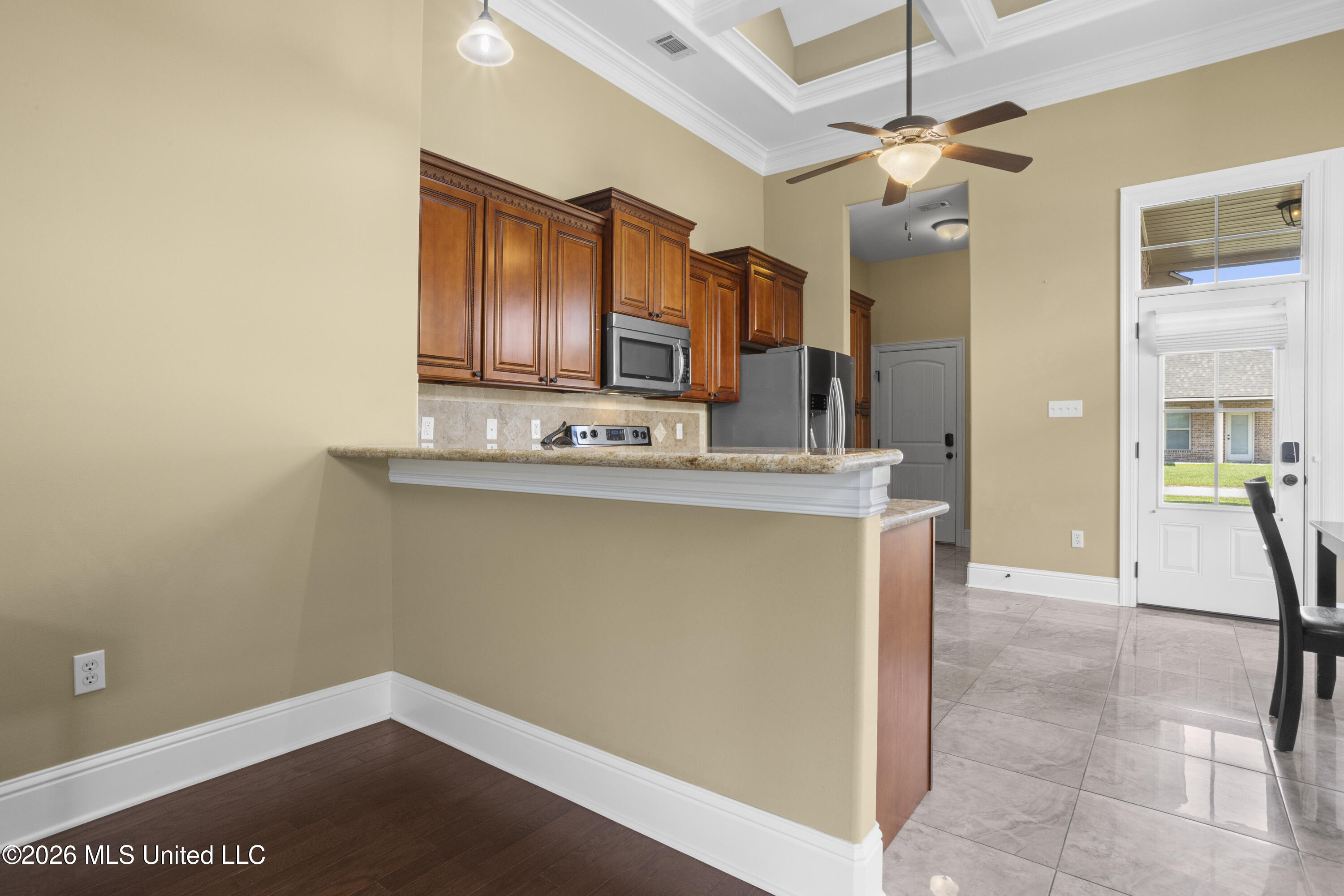 526 Palm Breeze Drive Property Photo 10