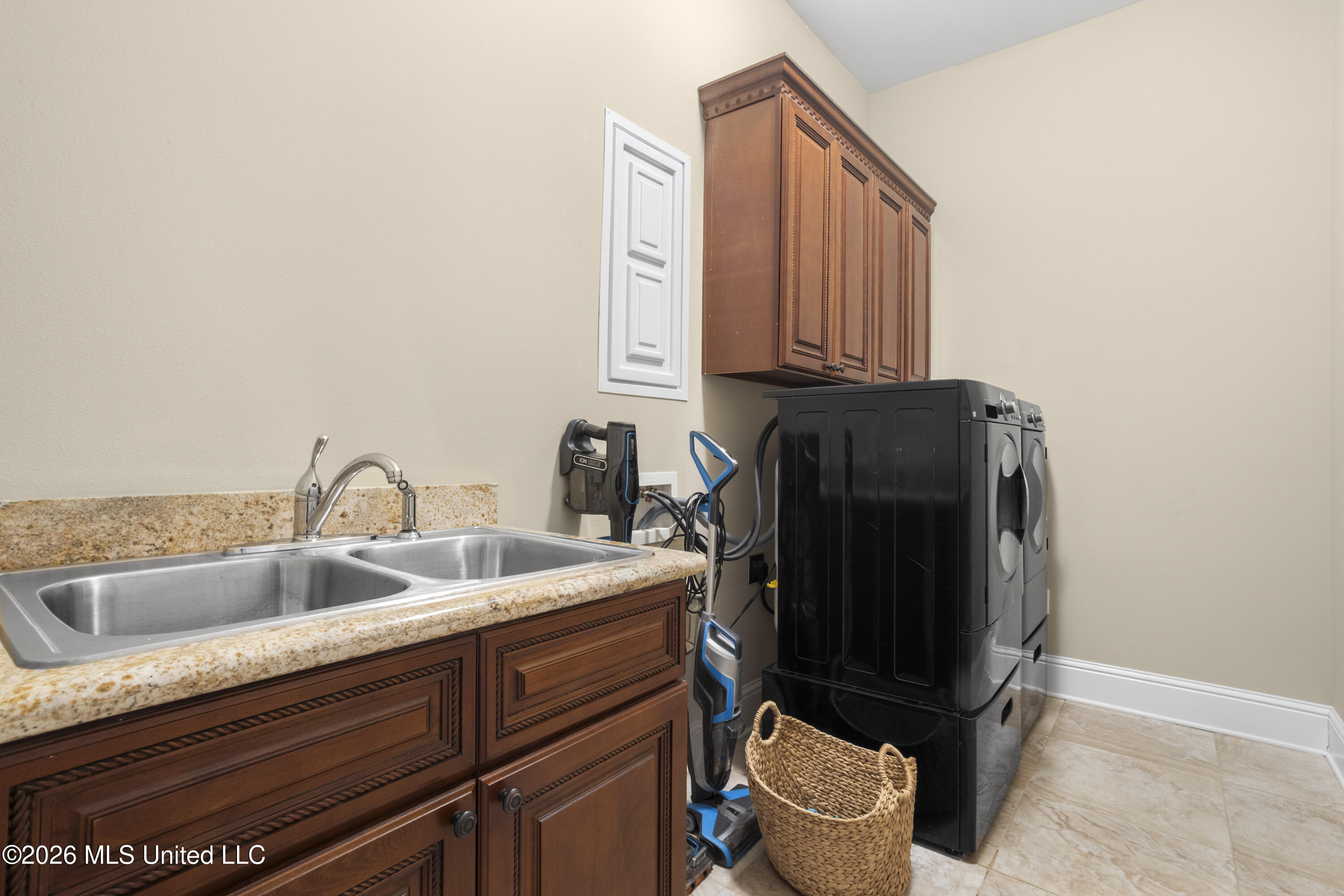 526 Palm Breeze Drive Property Photo 29